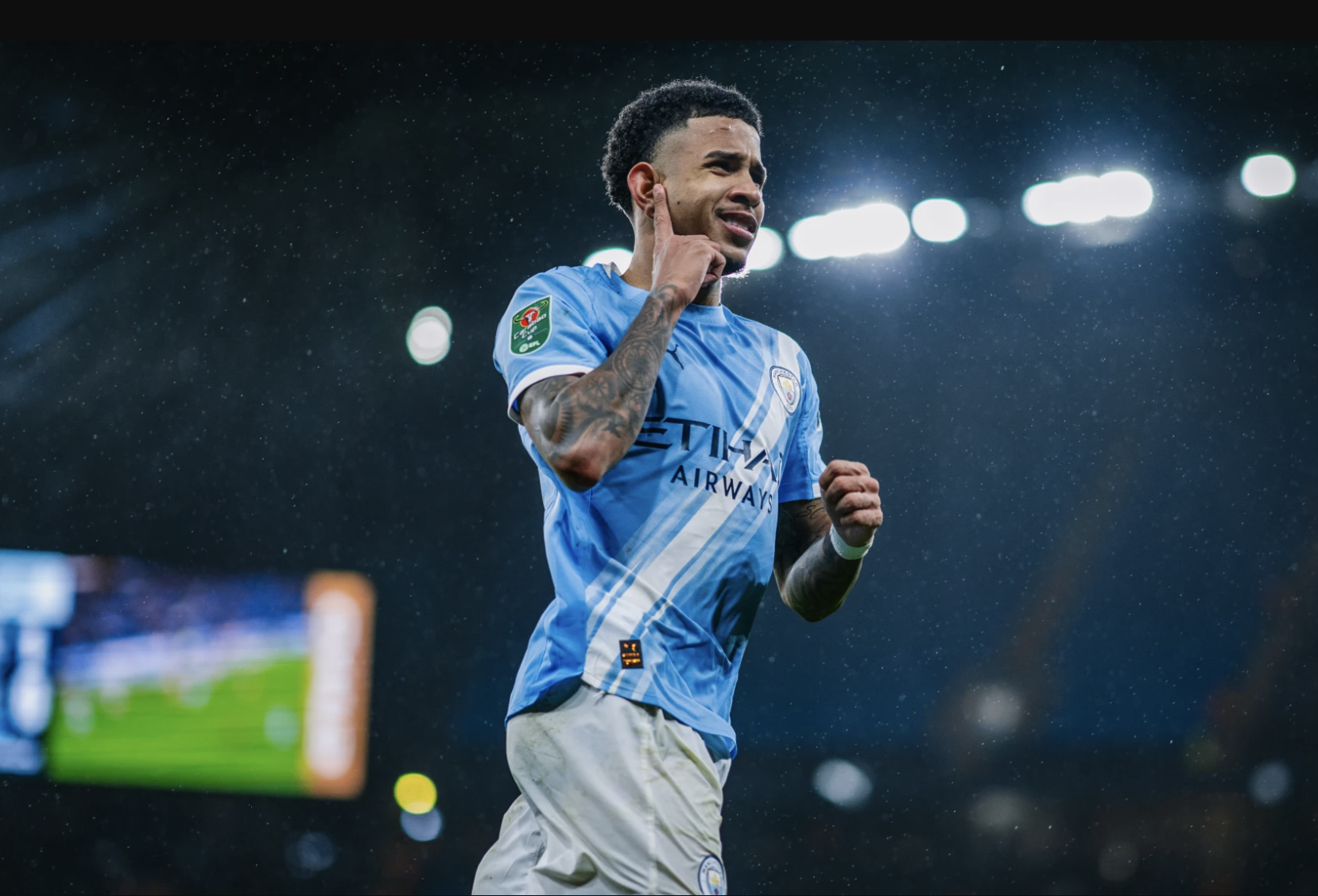 Nhẹ nh&agrave;ng vượt ải Brentford, Man City thẳng tiến b&aacute;n kết League Cup - Ảnh 4.