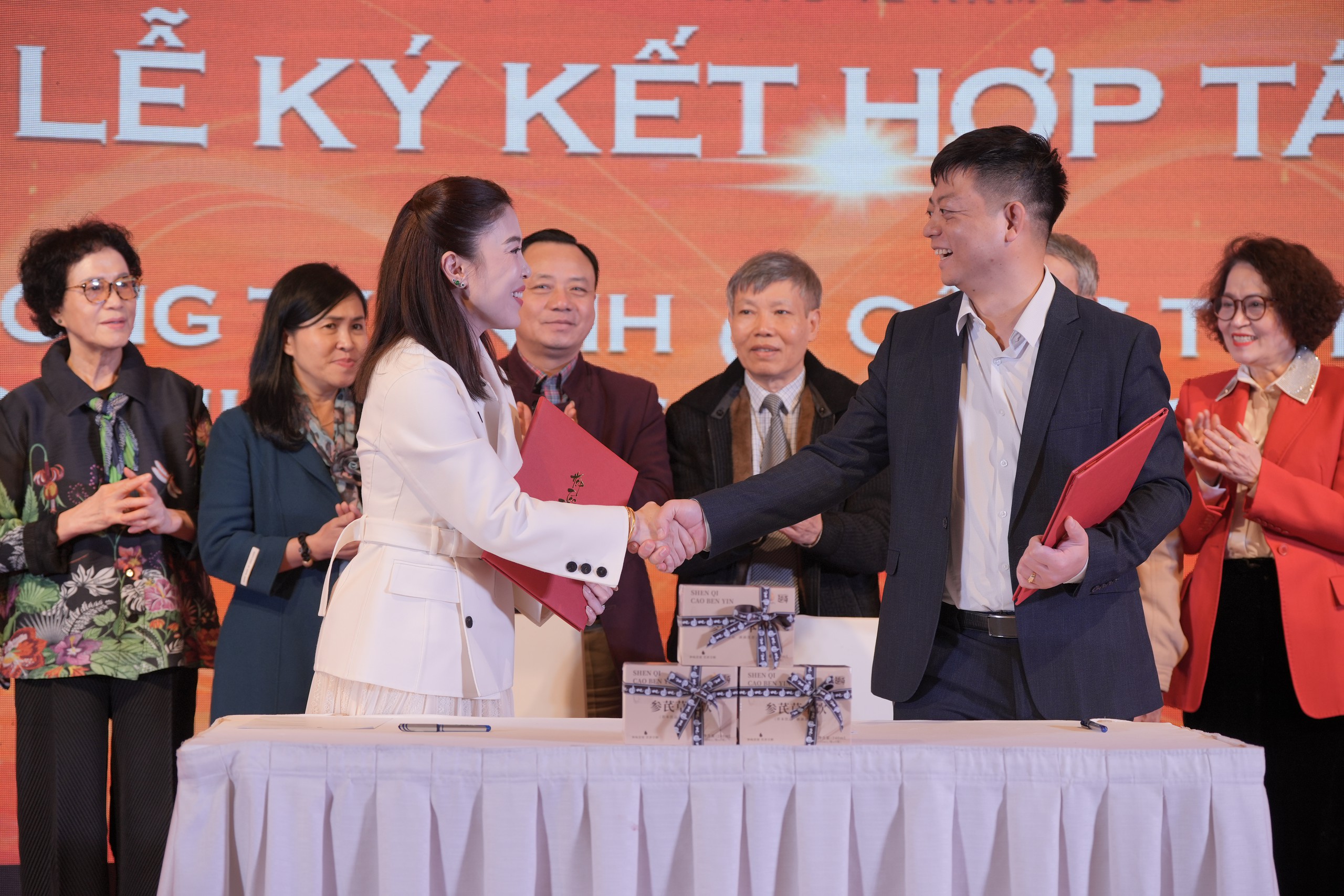 Ra mắt Sâm Kỳ Ẩm – đồ uống thảo mộc từ Đảng sâm, Hoàng kỳ - Ảnh 2.