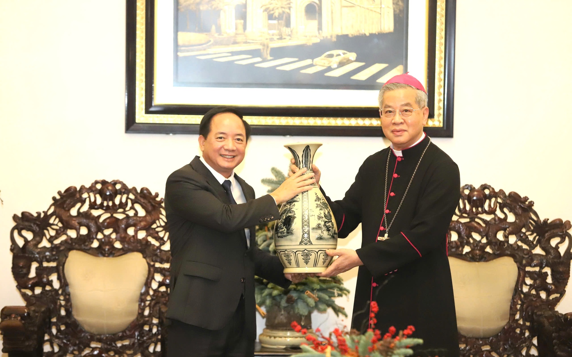Trưởng Ban Tuyên giáo và Dân vận Trung ương thăm, chúc mừng Giáng sinh tại TPHCM