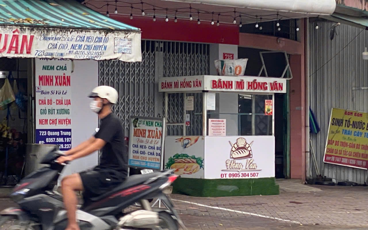129 người ngộ độc, chuỗi bánh mì Hồng Vân rao bán thanh lý đồ