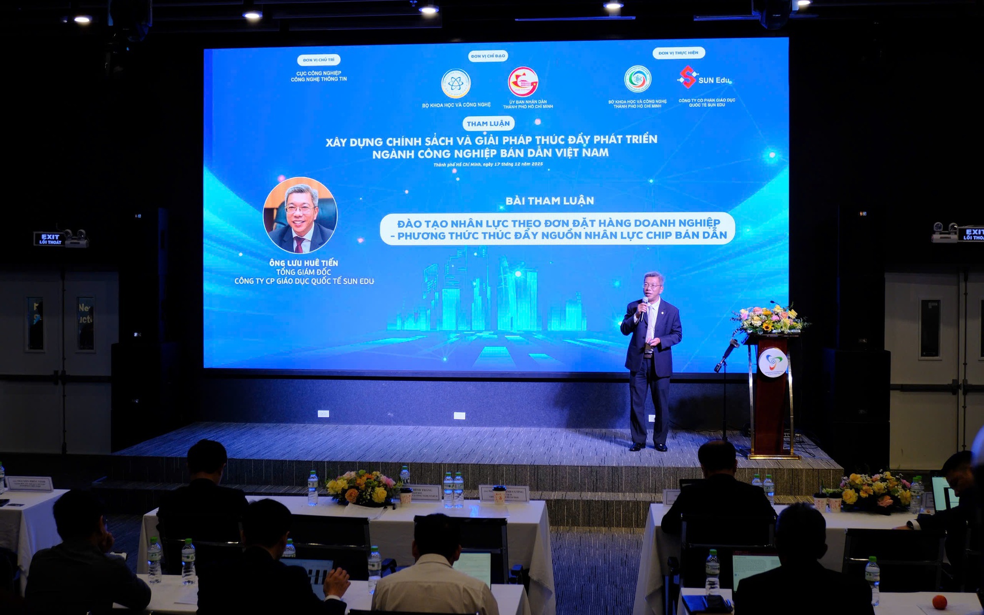 Khẩn trương thành lập Trung tâm Quốc gia Hỗ trợ sản xuất thử chip bán dẫn