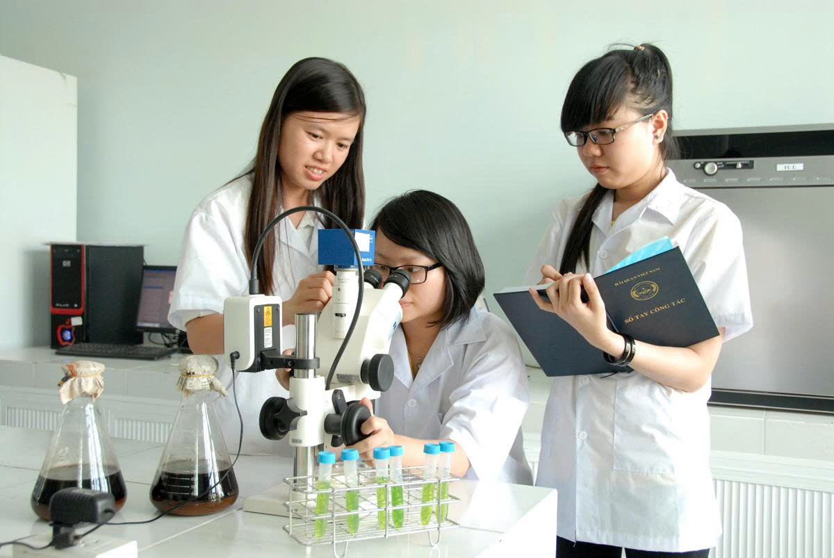 Gi&aacute;o dục &ndash; Nền tảng cốt l&otilde;i để tho&aacute;t ngh&egrave;o ở ĐBSCL - Ảnh 1.