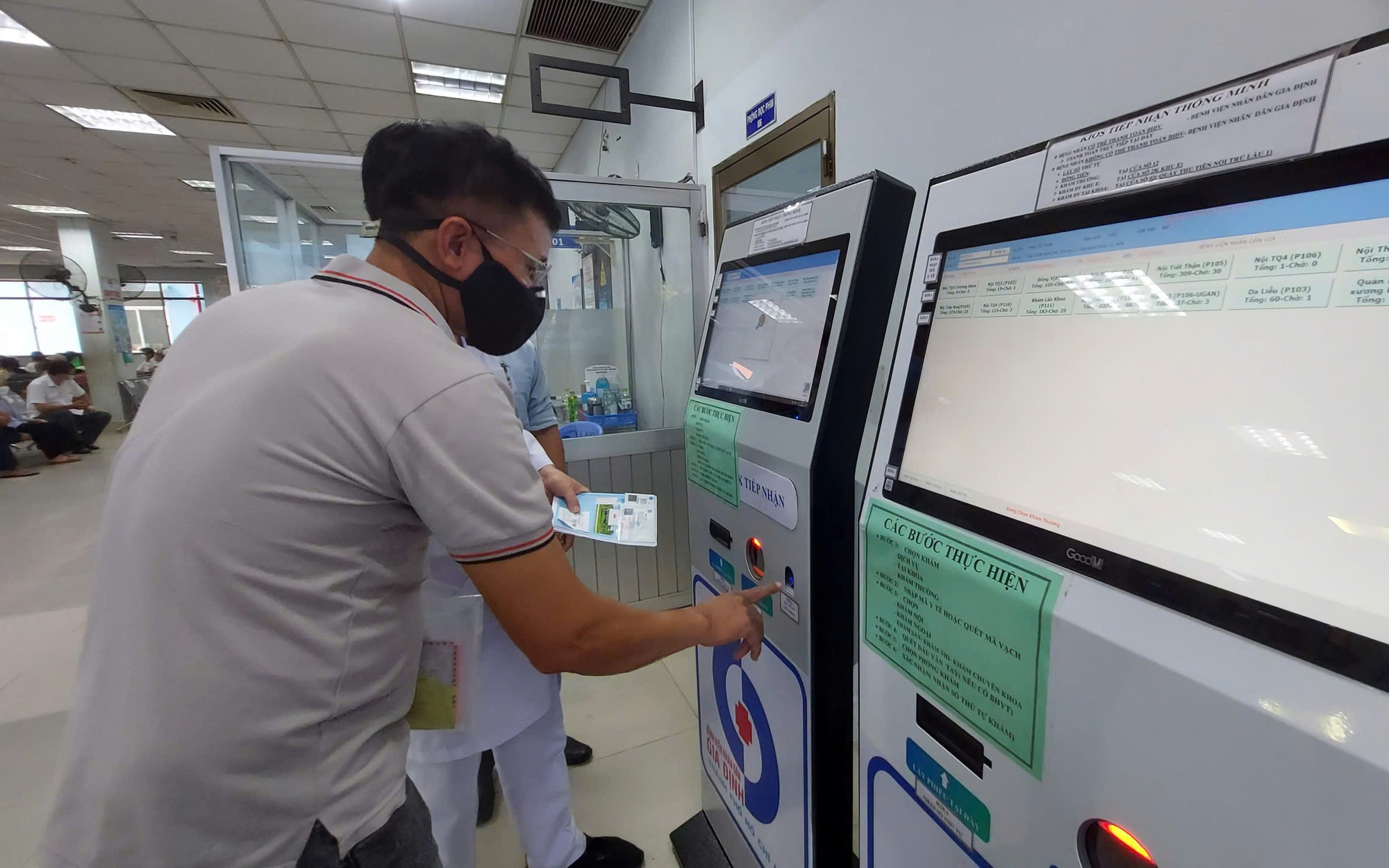Người dân TPHCM đi khám bệnh không hài lòng, có thể phản ánh ngay