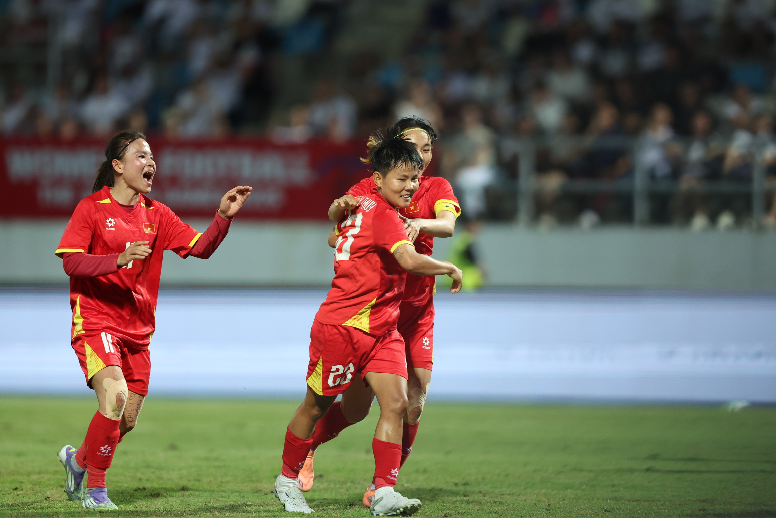 Tuyển nữ U22 Việt Nam bị trọng tài "cướp" bàn thắng hợp lệ - Ảnh 3.
