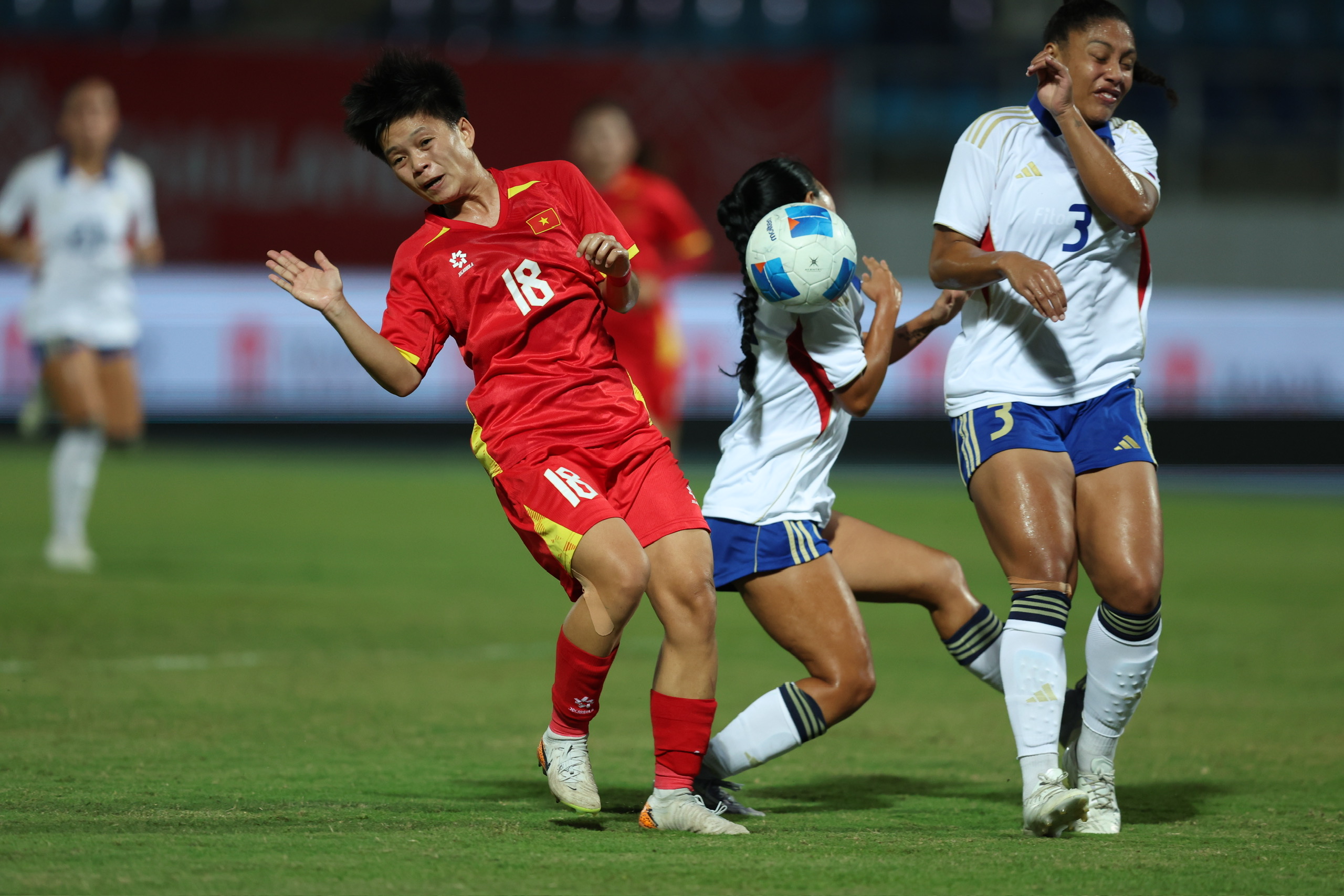 Tuyển nữ Việt Nam vụt mất HCV SEA Games 33 v&igrave; sai lầm của trọng t&agrave;i - Ảnh 1.