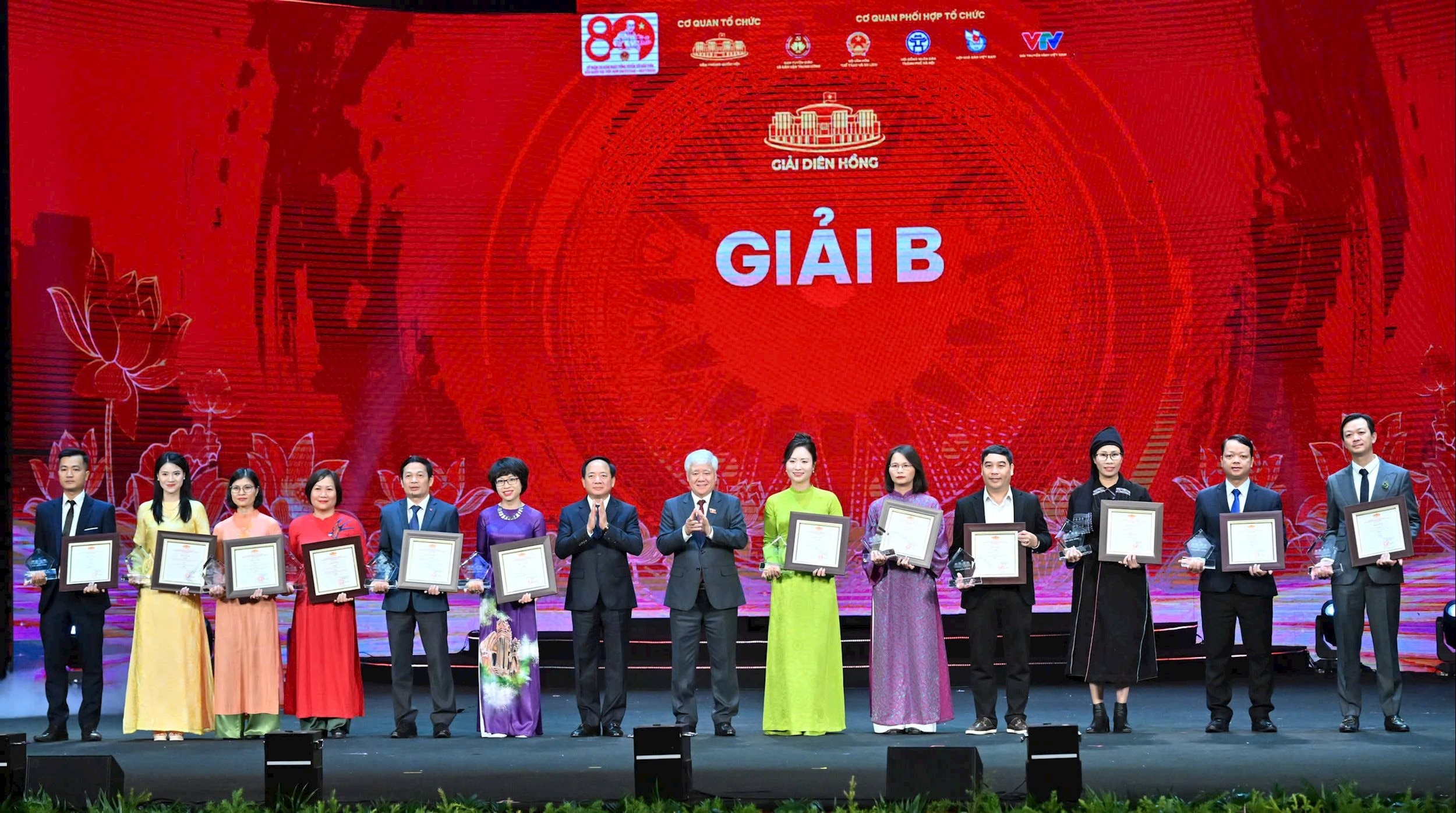 64 Tác phẩm báo chí xuất sắc nhận giải Diên Hồng lần thứ 4 về Quốc hội Việt Nam - Ảnh 2.