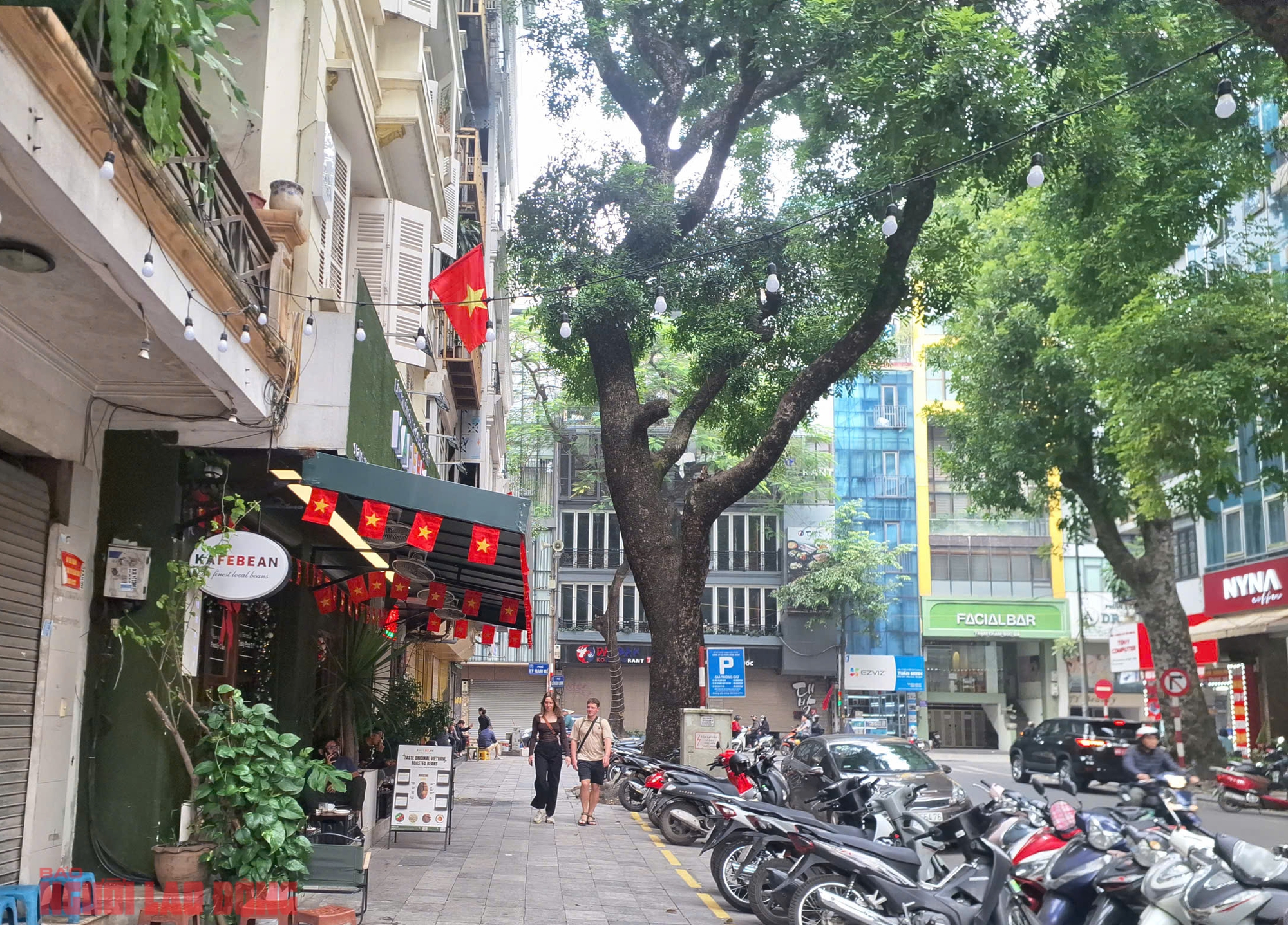 TP Hà Nội ra quân giành lại vỉa hè cho người đi bộ sau 1 tuần nỗ lực - Ảnh 1.