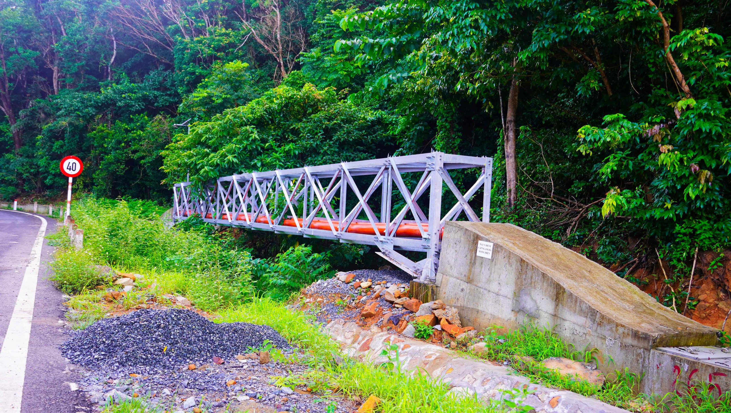 Hơn 8 tháng kéo điện lưới quốc gia “vượt biển” ra Côn Đảo - Ảnh 3.