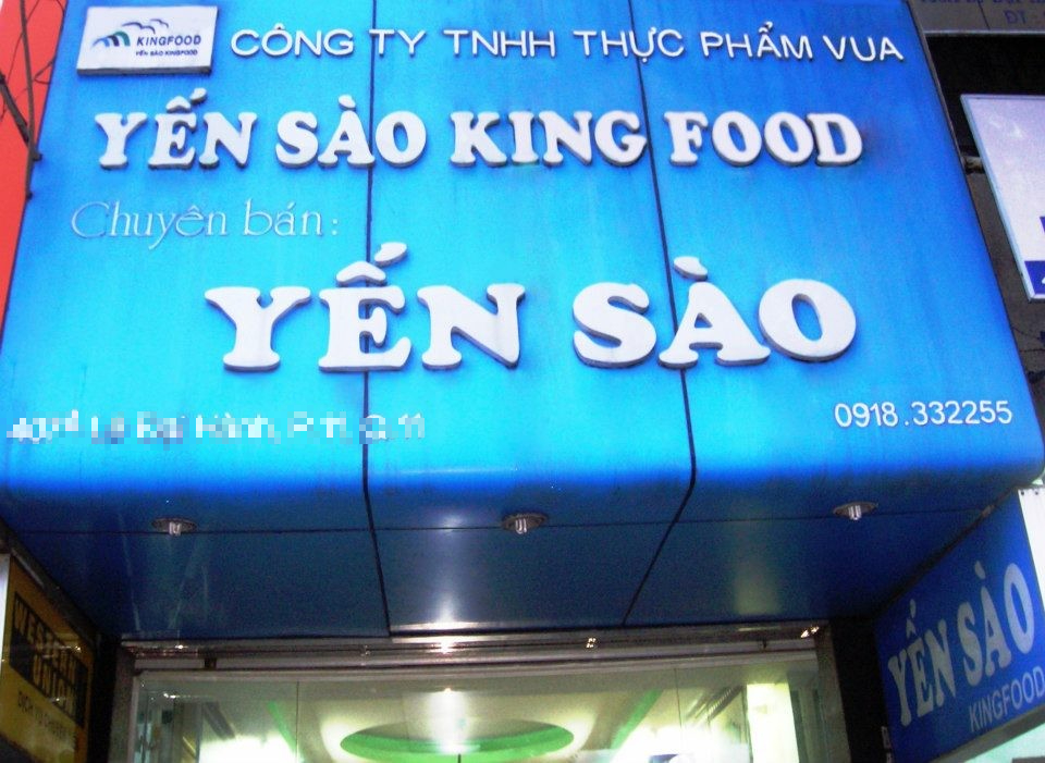 B&ecirc;n trong cửa h&agrave;ng yến s&agrave;o ở TPHCM l&agrave; mạng lưới &ldquo;th&ocirc;ng&rdquo; Capuchia - Ảnh 1.