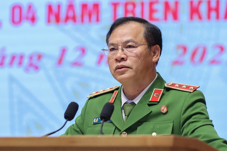 Thứ trưởng Bộ C&ocirc;ng an: T&iacute;ch hợp nhiều giấy tờ v&agrave; dịch vụ thiết yếu v&agrave;o VNeID  - Ảnh 2.