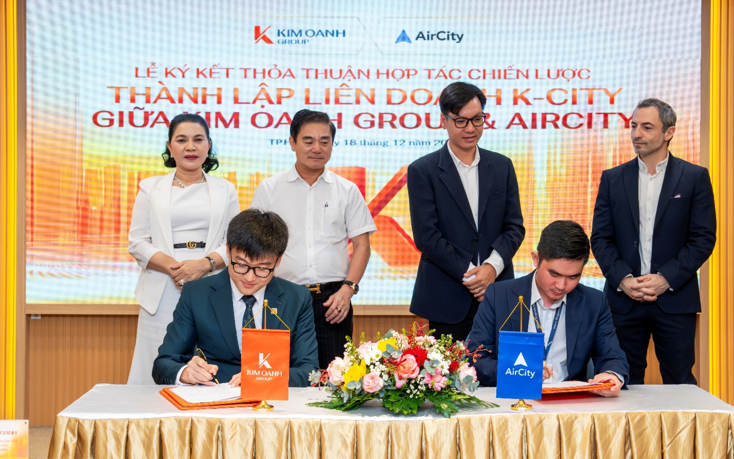 Kim Oanh Group hợp tác đối tác công nghệ, tiên phong ứng dụng AI và Robotic quản lý vận hành dự án