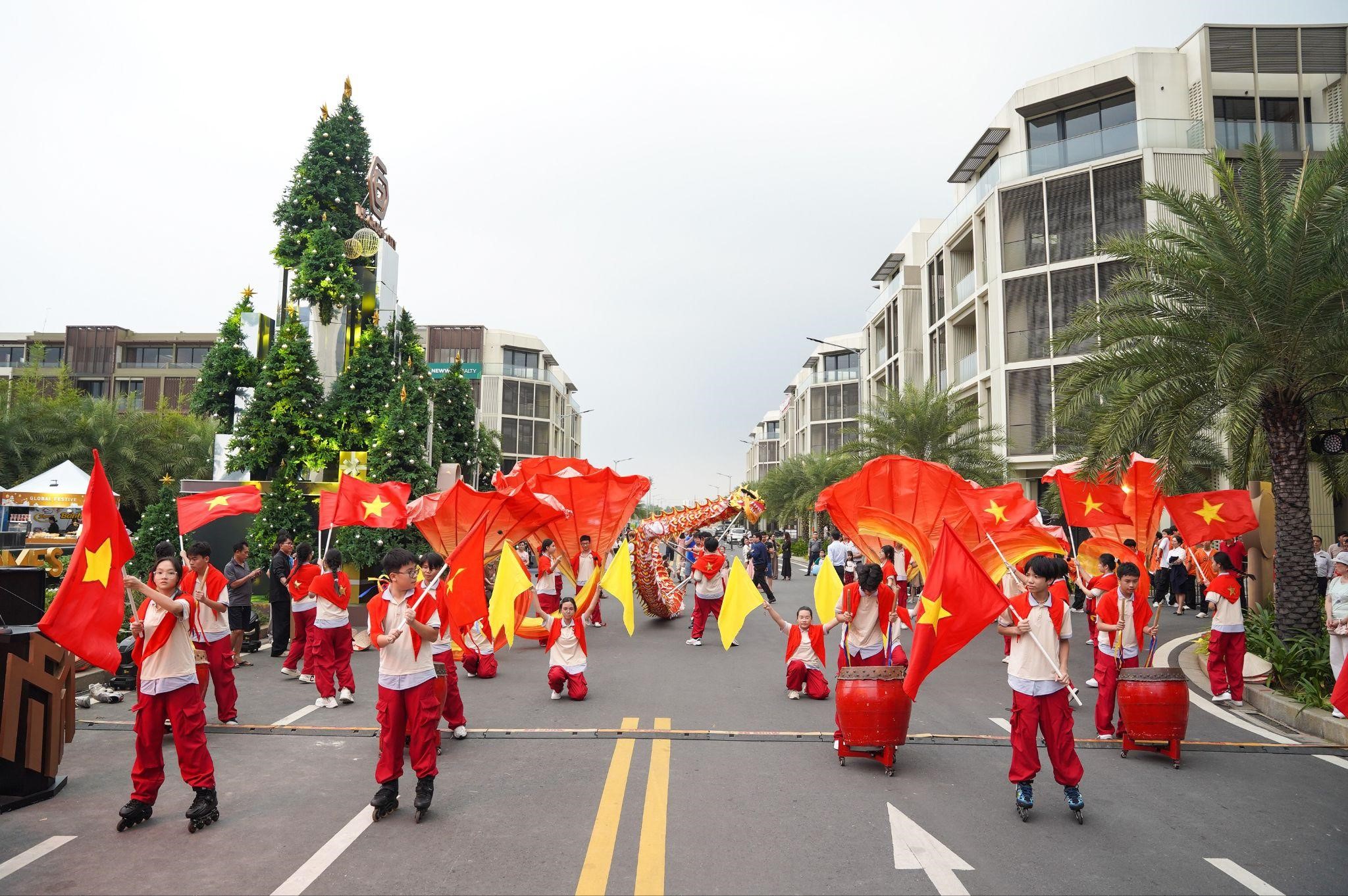 Global Festive - Thắp s&aacute;ng m&ugrave;a lễ hội tại The Global City - Ảnh 3.
