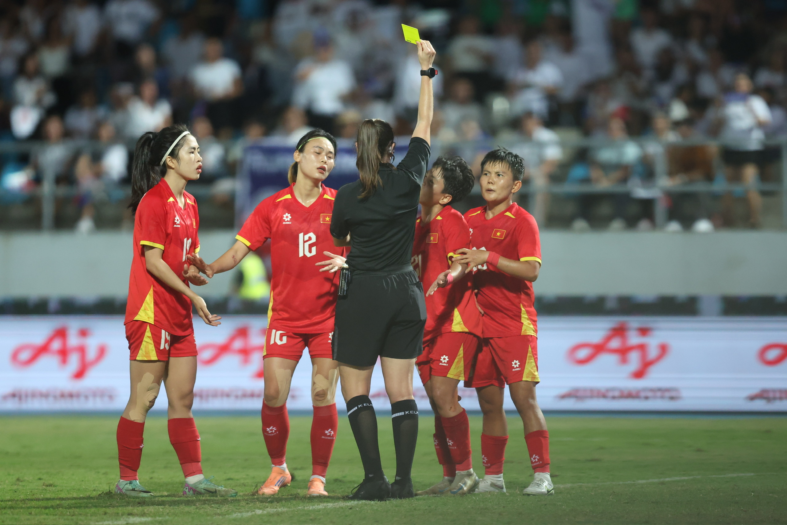 Truyền th&ocirc;ng Th&aacute;i Lan: "Trọng t&agrave;i người L&agrave;o cơ m&agrave;, sao đổ lỗi Th&aacute;i Lan?" - Ảnh 3.