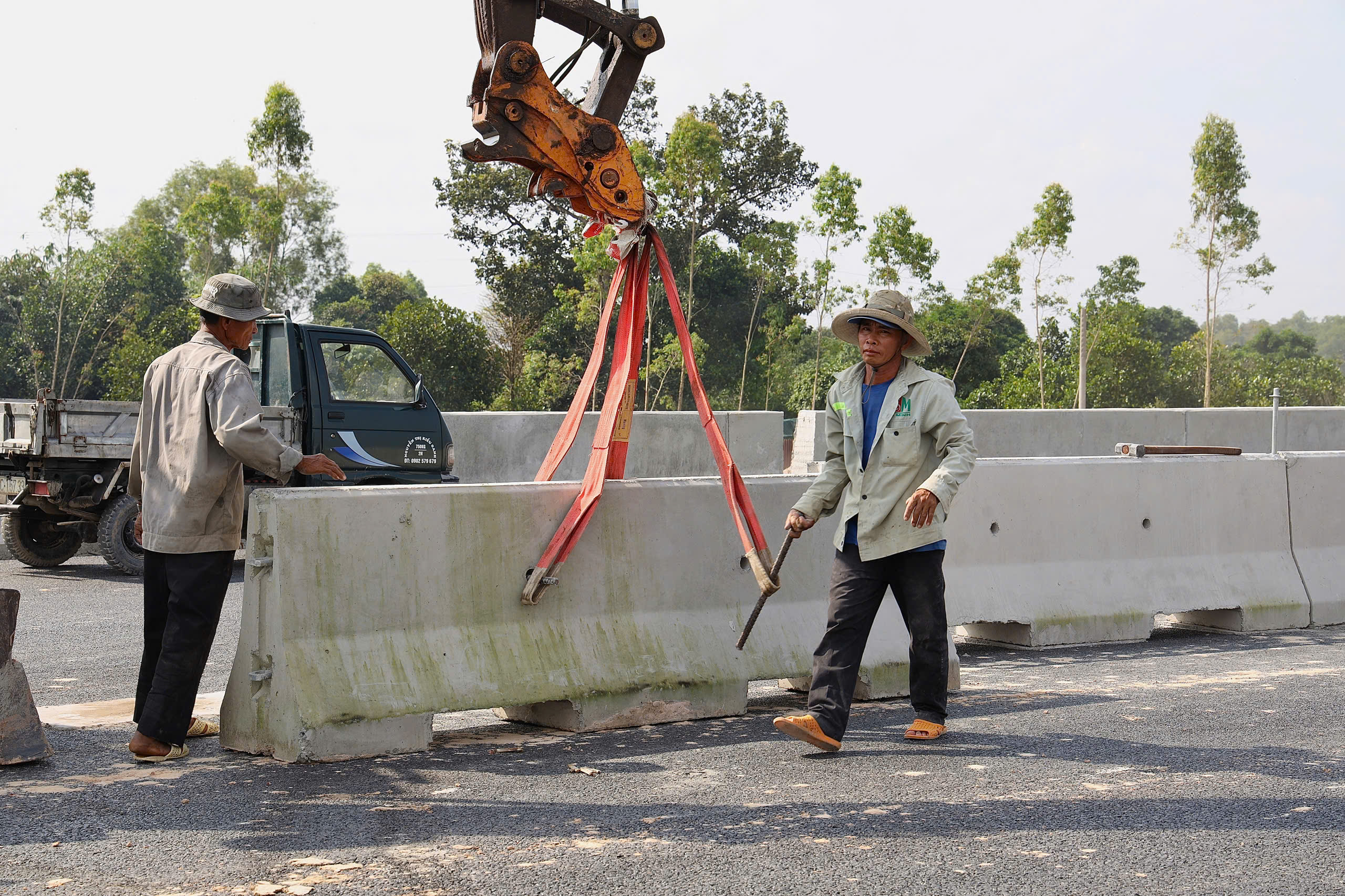 Vành đai 3 qua Đồng Nai tăng tốc trước giờ G - Ảnh 2.
