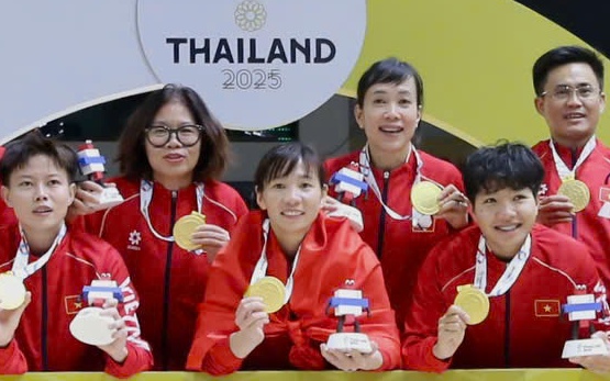 Thùy Trang với cột mốc vàng futsal nữ Việt Nam và Đông Nam Á