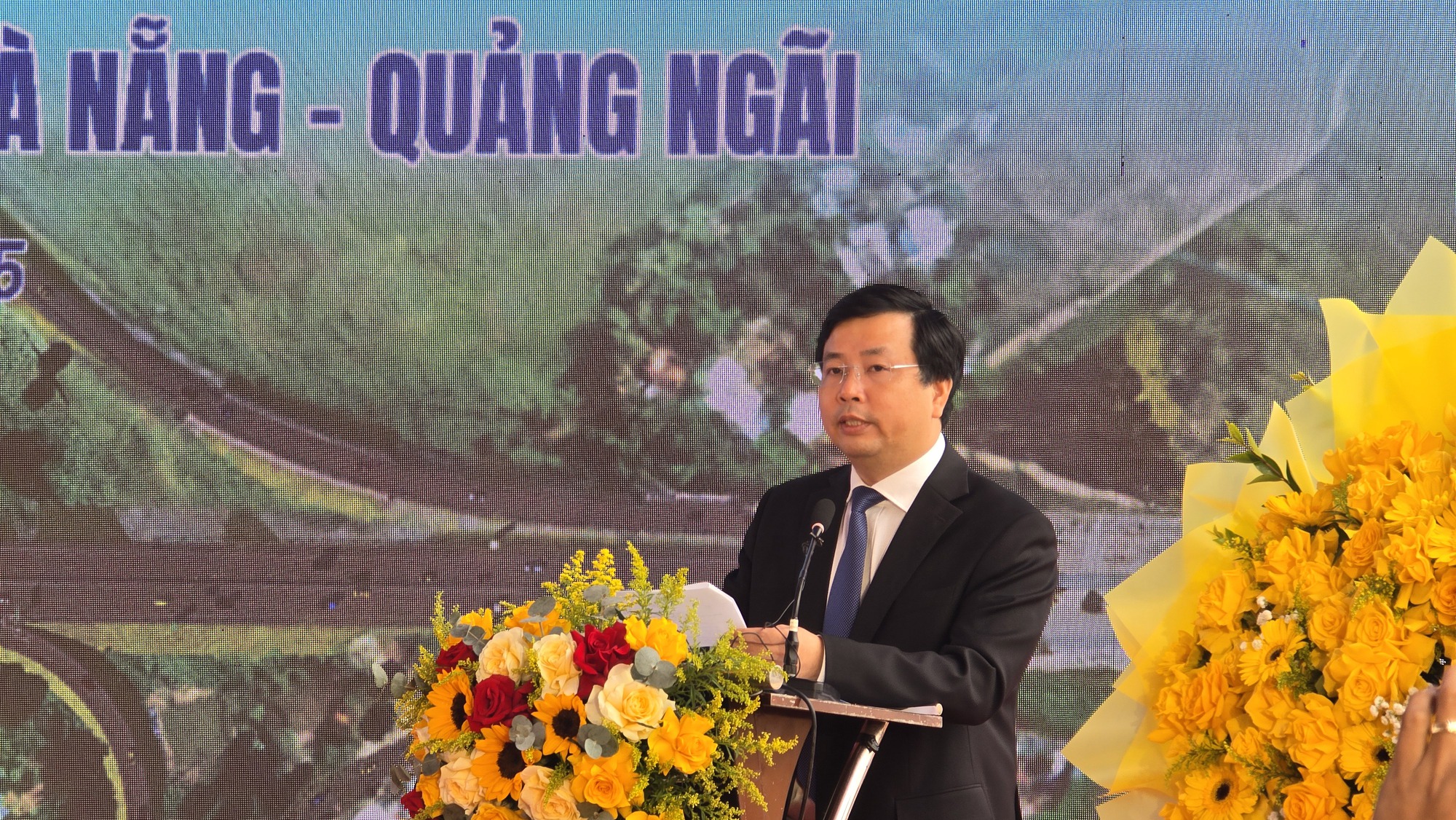 CLIP: Khởi c&ocirc;ng n&uacute;t giao Quốc lộ 14B với tuyến cao tốc Đ&agrave; Nẵng - Quảng Ng&atilde;i - Ảnh 3.