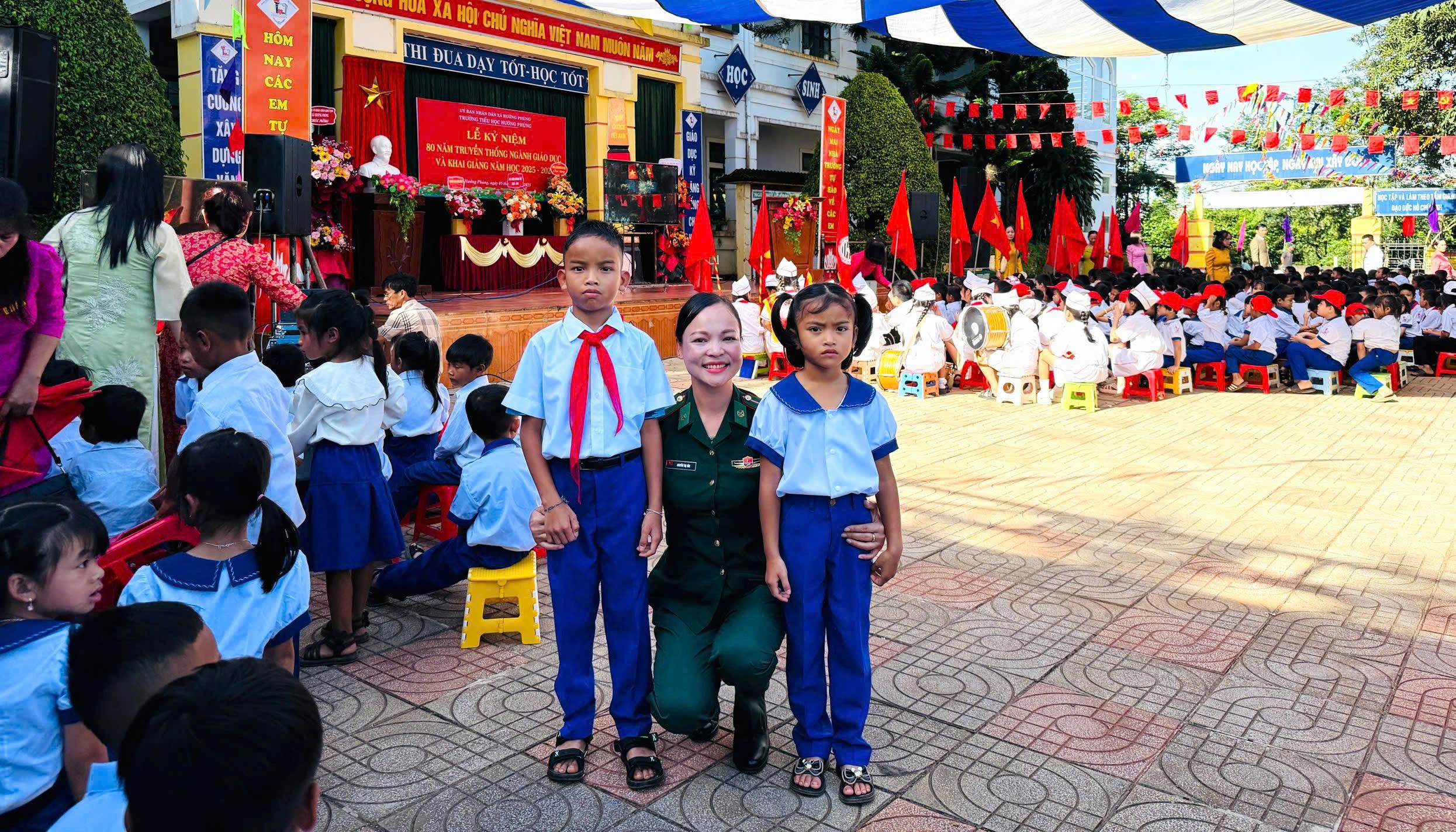 KỶ NIỆM 81 NĂM NGÀY THÀNH LẬP QUÂN ĐỘI NHÂN DÂN VIỆT NAM: Tiếng gọi "bố, mẹ" giữa biên cương - Ảnh 1.