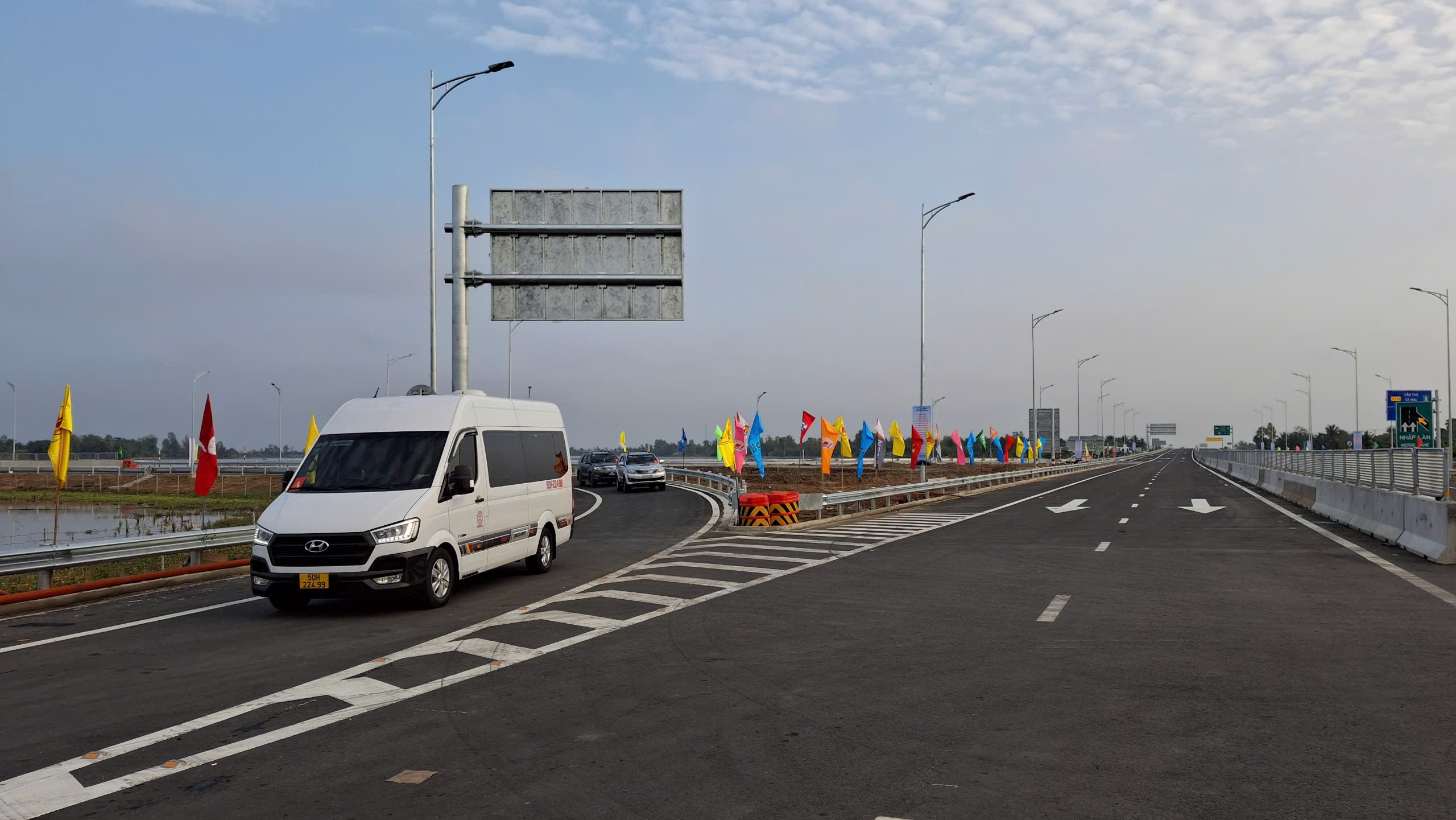 ĐBSCL khởi công và khánh thành nhiều công trình giao thông trọng điểm - Ảnh 5.