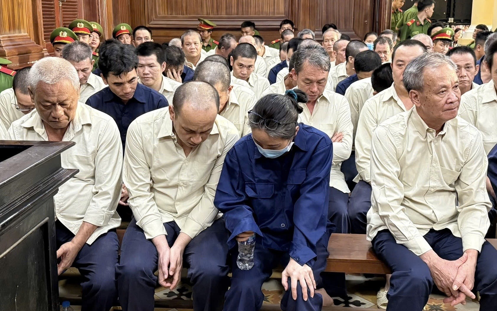 Biến ưu đãi thuế thành "mỏ vàng" buôn lậu xăng dầu