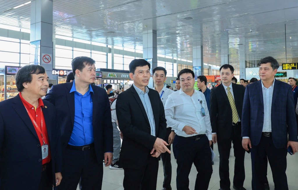 Tăng cường kiểm tra an toàn bay tại Cảng vụ hàng không miền Nam - Ảnh 1.