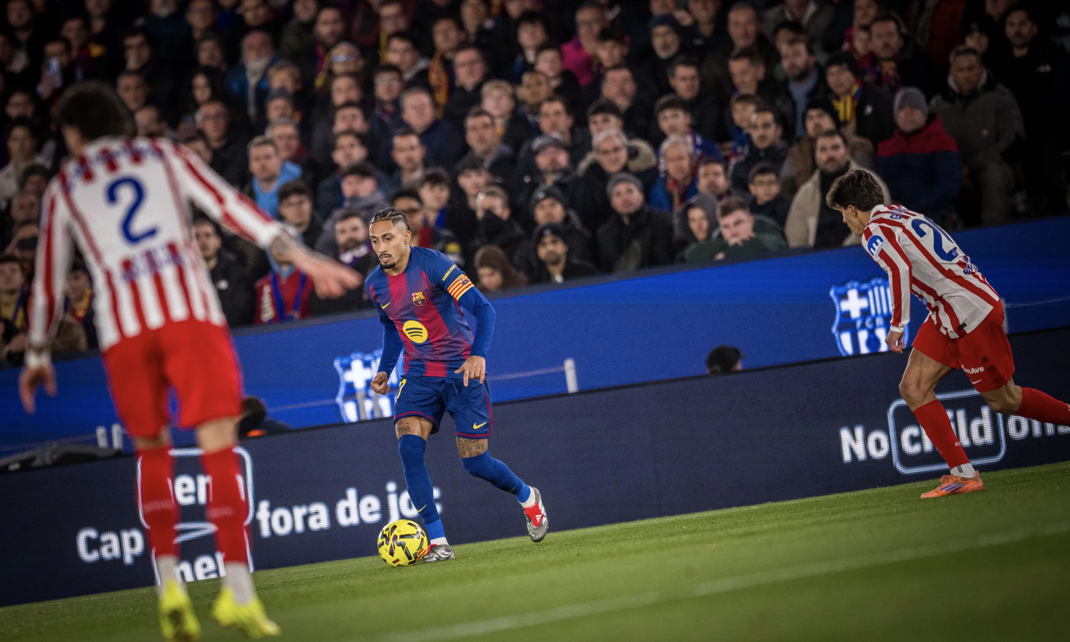 Barcelona ngược d&ograve;ng hạ Atl&eacute;tico, vững ng&ocirc;i đầu LaLiga - Ảnh 1.