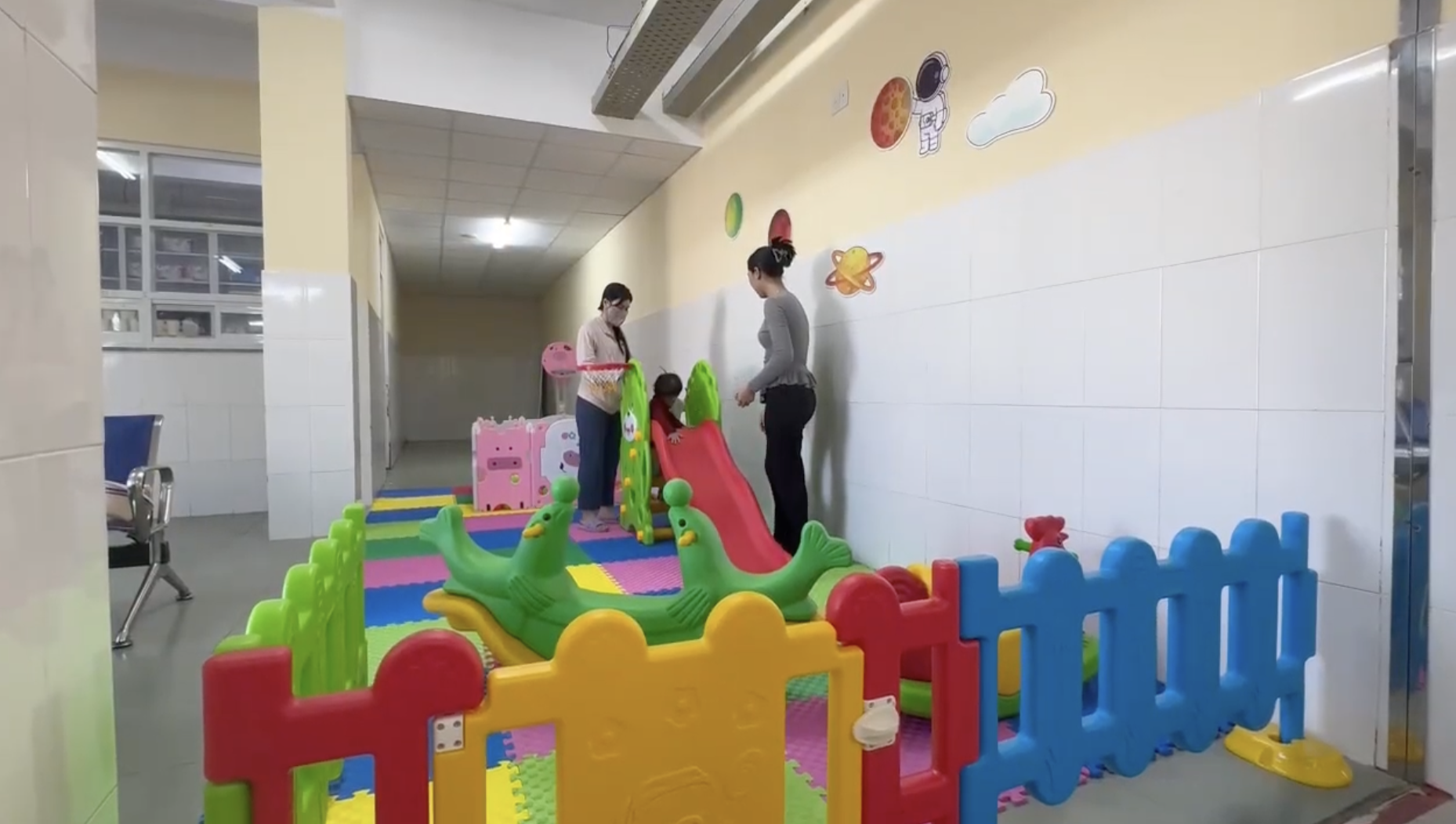Bệnh viện Từ Dũ cơ sở 2: 3 tuần thử vận h&agrave;nh thử nghiệm lượt kh&aacute;m tăng 4 lần, chuyển viện giảm mạnh - Ảnh 4.