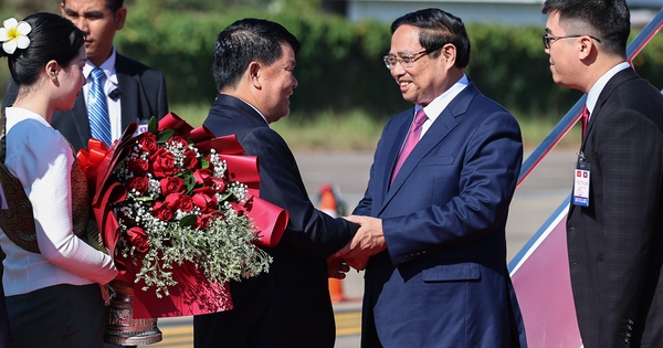 Thủ tướng Phạm Minh Chính tới thủ đô Vientiane, bắt đầu chuyến công tác tại Lào