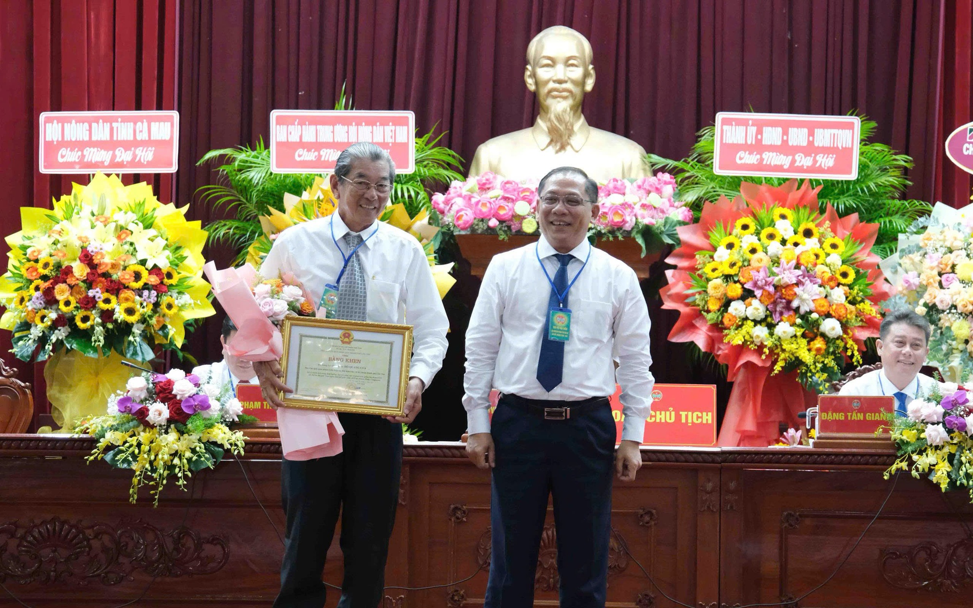 "Cha đẻ" gạo ST25 nhận thêm tin vui