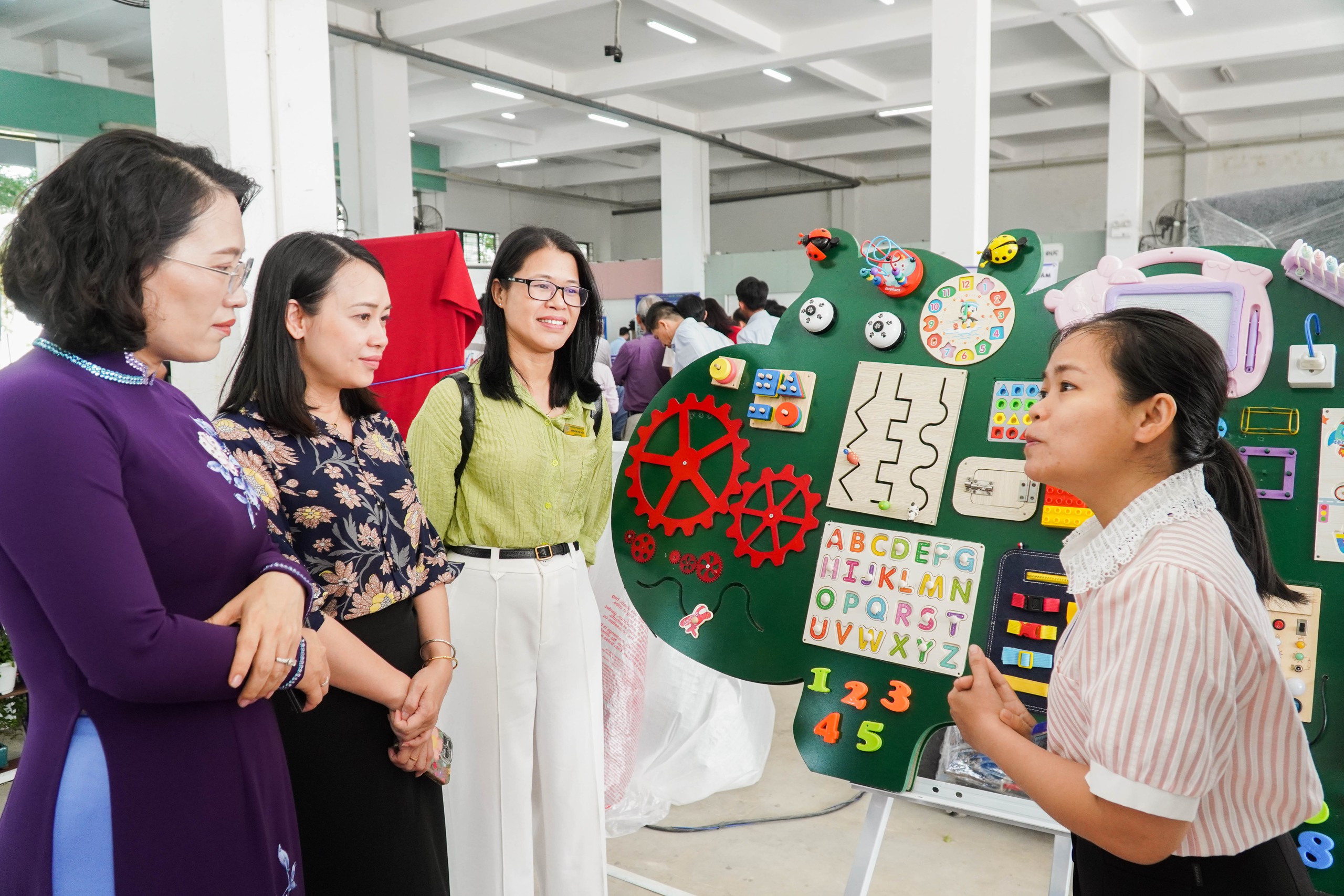 Đ&atilde; mắt với những m&ocirc; h&igrave;nh tại Hội thi Thiết bị đ&agrave;o tạo tự l&agrave;m TP HCM - Ảnh 3.
