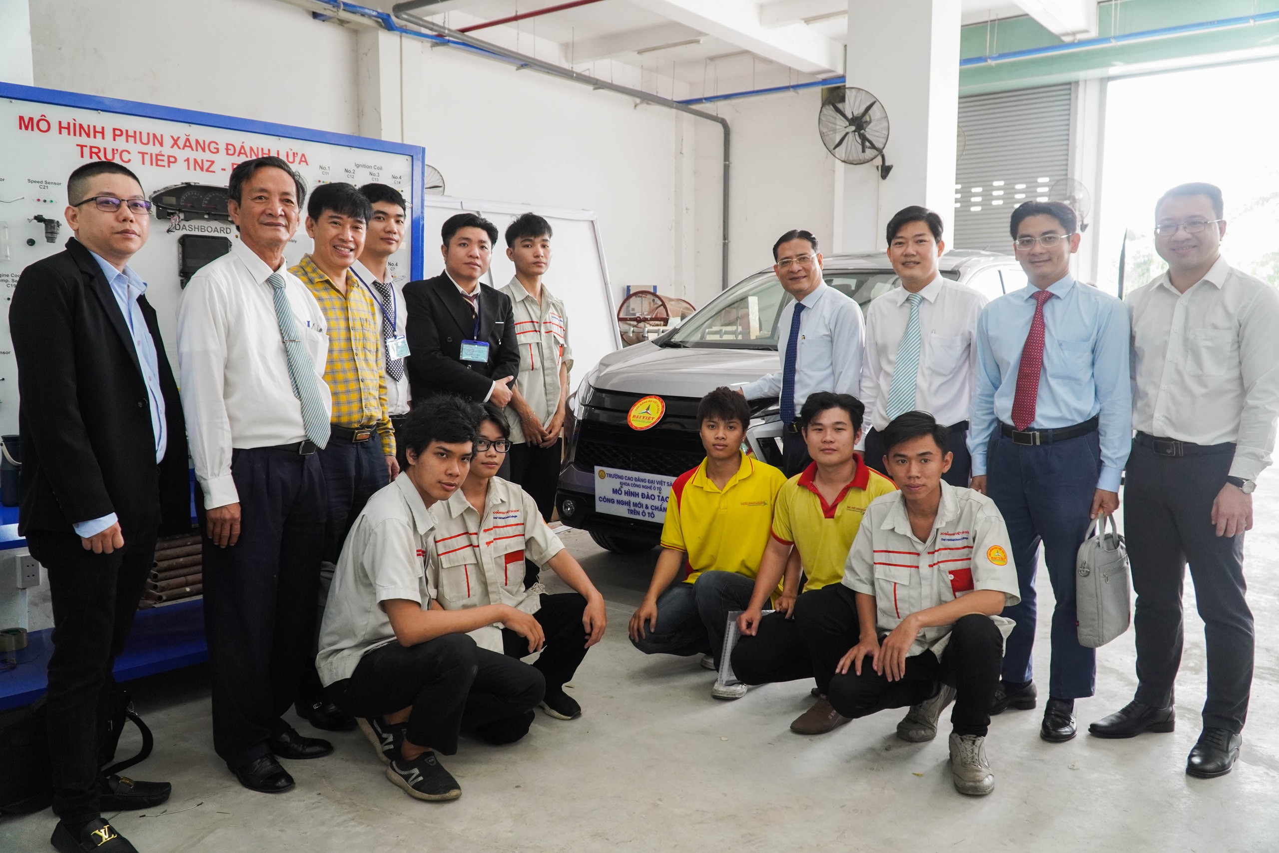 Đ&atilde; mắt với những m&ocirc; h&igrave;nh tại Hội thi Thiết bị đ&agrave;o tạo tự l&agrave;m TP HCM - Ảnh 2.