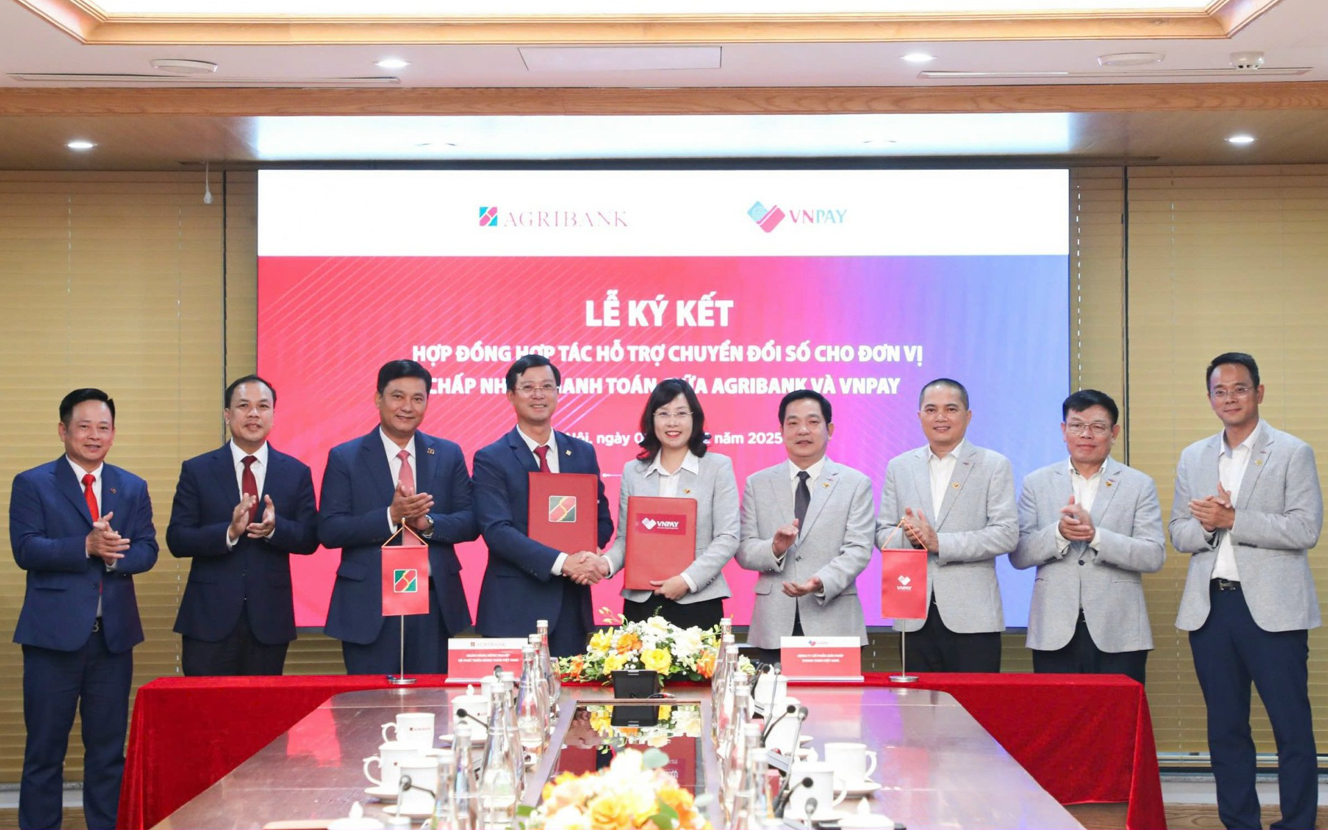 Agribank cùng VNPAY triển khai giải pháp chuyển đổi số cho hộ kinh doanh