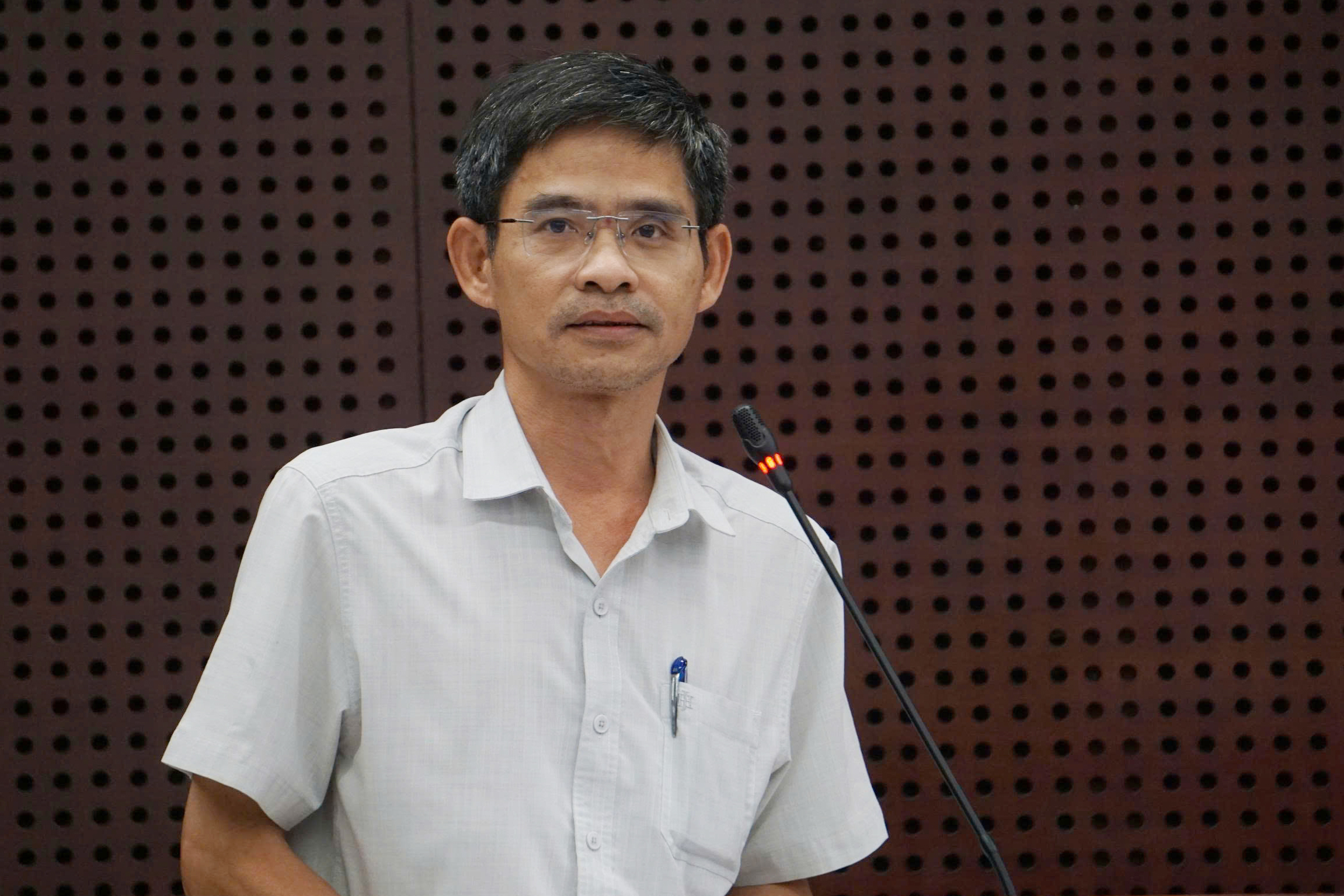 Đà Nẵng đề xuất thay cụm từ xả lũ bằng vận hành điều tiết qua tràn xả sâu - Ảnh 1.