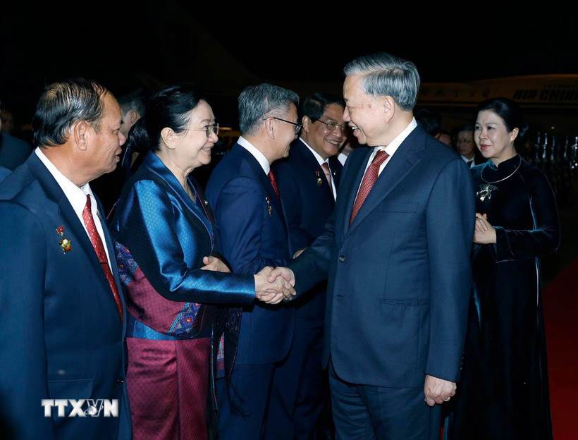 Tổng B&iacute; thư T&ocirc; L&acirc;m v&agrave; Phu nh&acirc;n kết th&uacute;c tốt đẹp chuyến thăm cấp Nh&agrave; nước tới L&agrave;o - Ảnh 1.