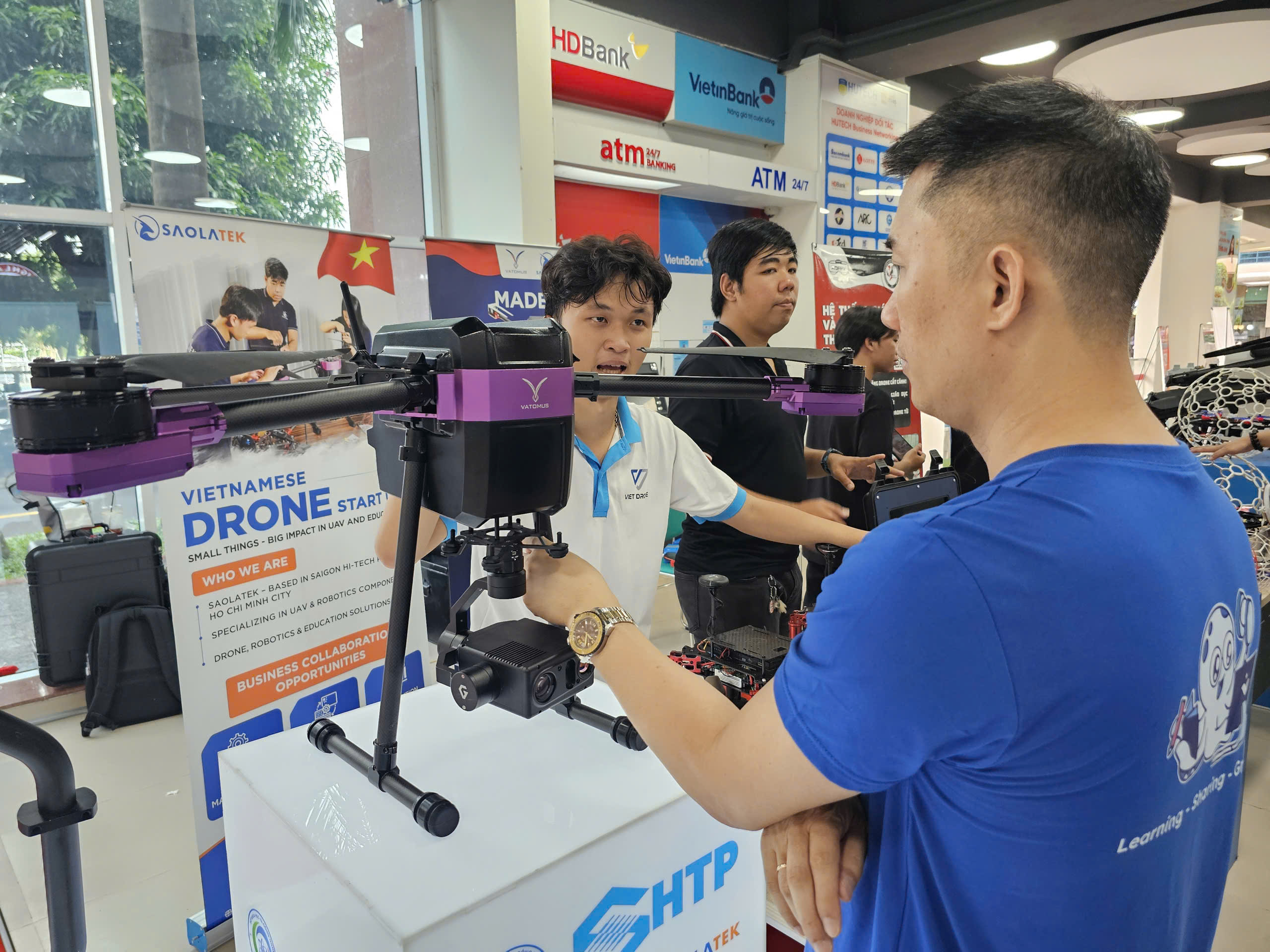 TPHCM l&ecirc;n kế hoạch thử nghiệm UAV trong vận chuyển v&agrave; giao h&agrave;ng, doanh nghiệp n&oacute;i g&igrave;? - Ảnh 1.