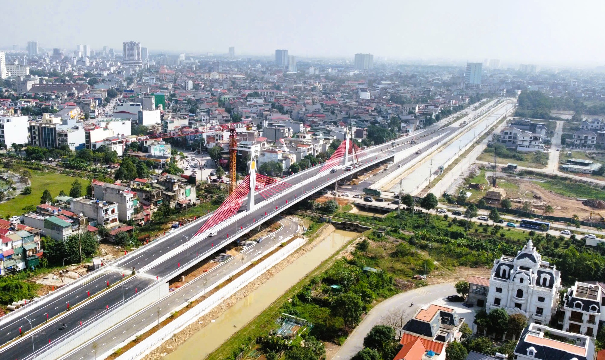 Cầu d&acirc;y văng đầu ti&ecirc;n vượt đường sắt Bắc - Nam ở Thanh H&oacute;a - Ảnh 14.