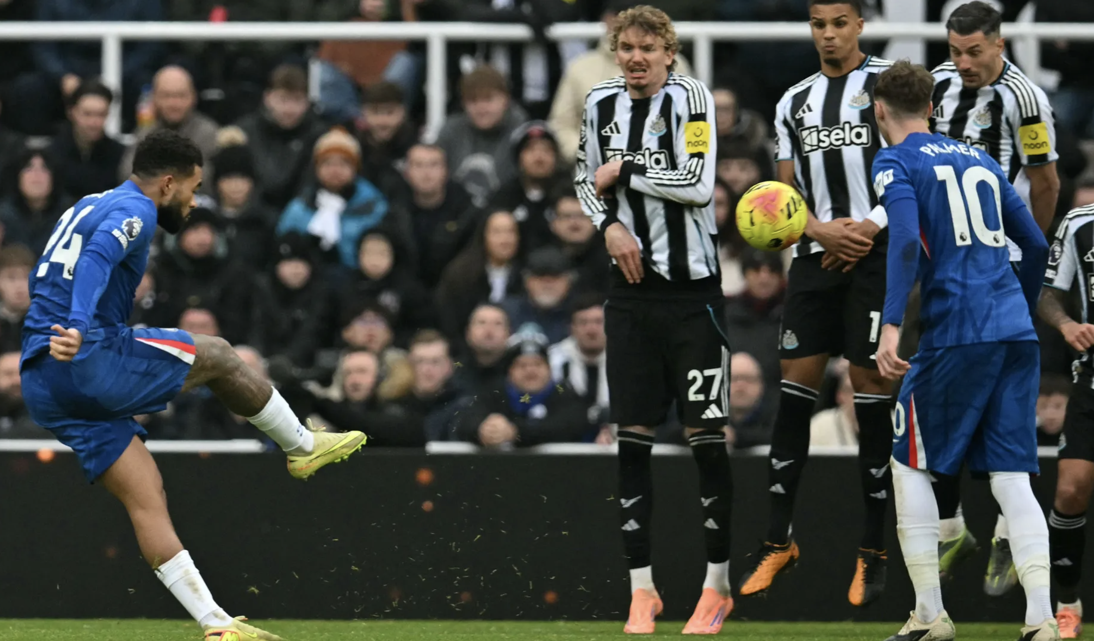 Newcastle đánh rơi chiến thắng, Chelsea ngược dòng giành điểm tại St. James' Park - Ảnh 3.