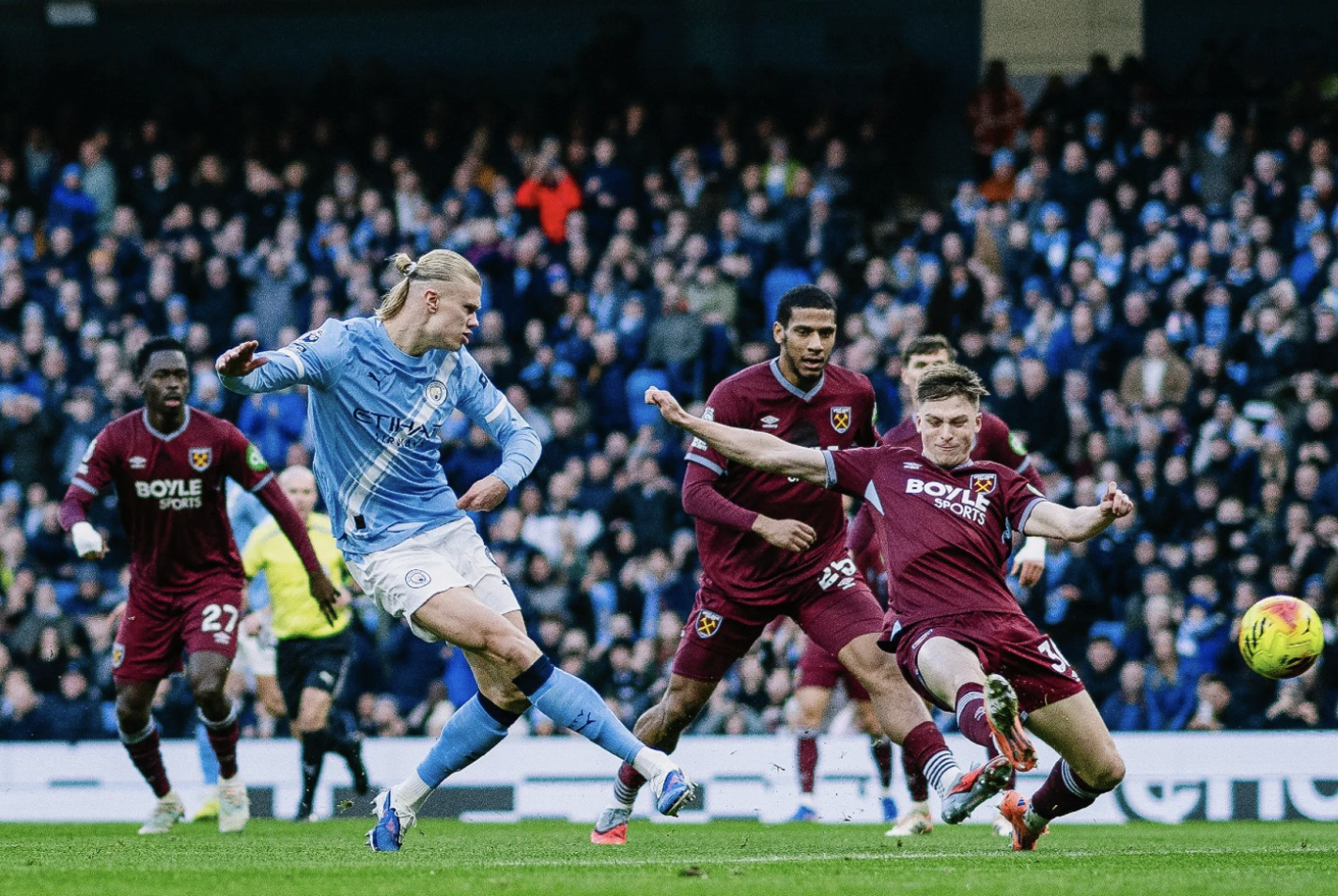 Haaland b&ugrave;ng nổ c&uacute; đ&uacute;p, Man City thắng nghiền &eacute;p West Ham - Ảnh 1.
