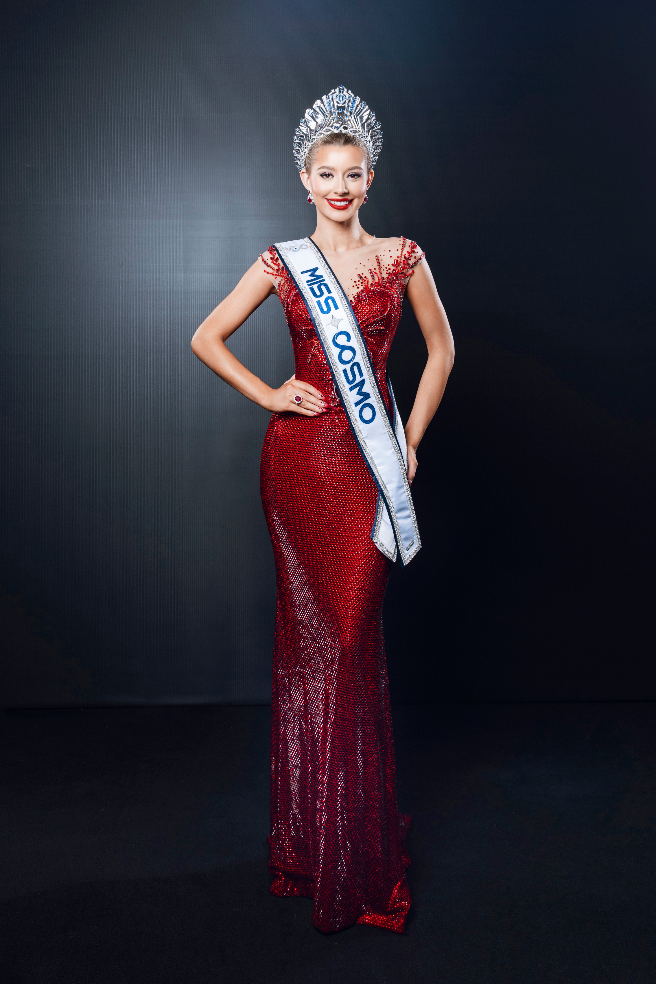V&igrave; sao người đẹp Mỹ đăng quang Miss Cosmo 2025? - Ảnh 1.