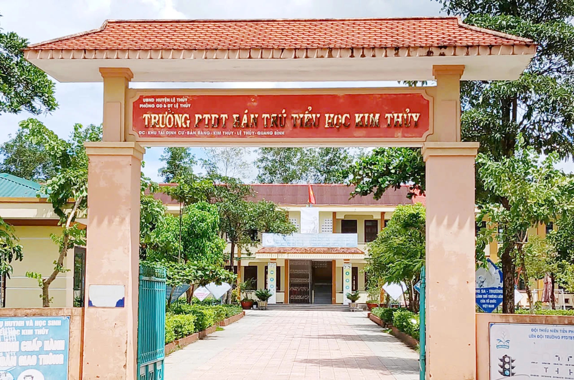 Cách chức Đỗ Thị Hồng Huế: Dân đồng tình , nhưng phạt gần 200 triệu từ đâu? - Ảnh 1.