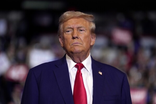 Tổng thống Donald Trump ra tối hậu thư, Iran cảnh báo hậu quả - Ảnh 1.