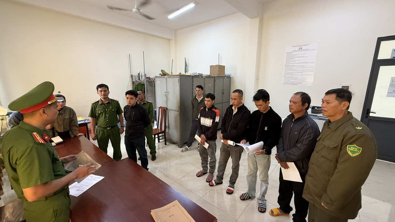 M&acirc;u thuẫn l&aacute;ng giềng v&agrave; những hệ lụy ph&aacute;p l&yacute;: 7 Người bị khởi tố - Ảnh 1.