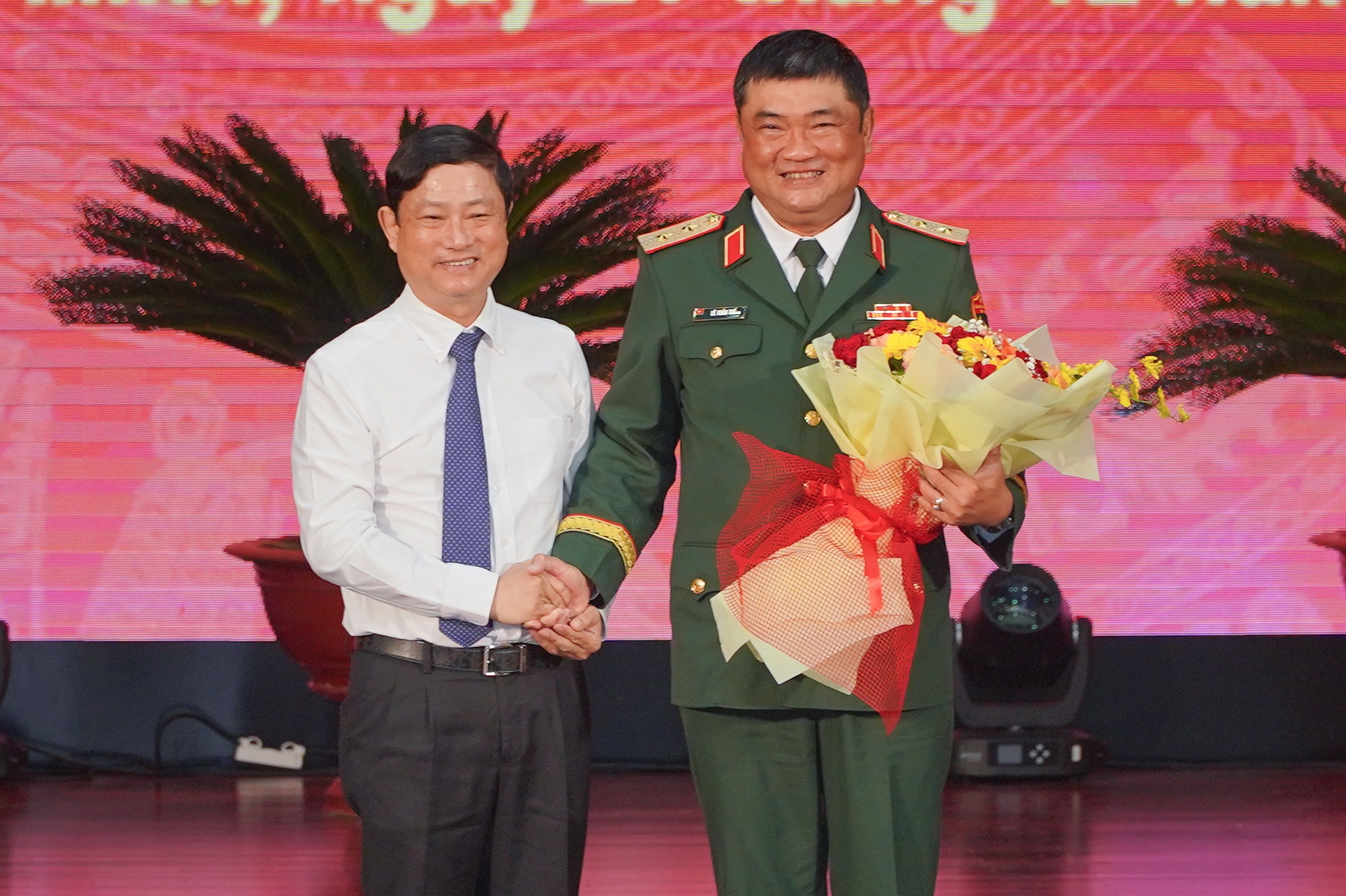 Tướng lĩnh, c&aacute;n bộ cao cấp qu&acirc;n đội nghỉ hưu lu&ocirc;n đ&oacute;ng g&oacute;p thầm lặng nhưng rất quan trọng cho TPHCM - Ảnh 4.