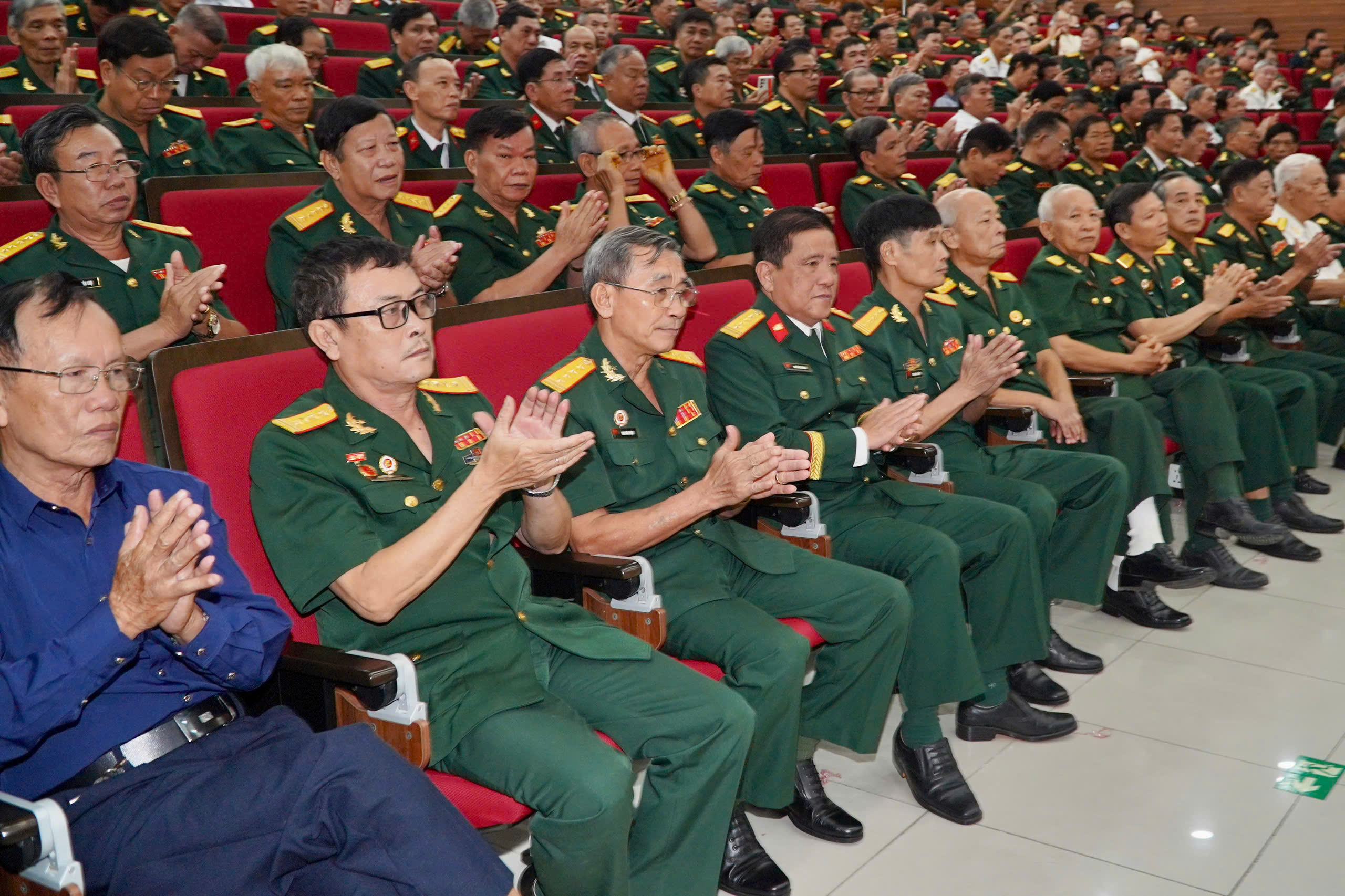 Tướng lĩnh, c&aacute;n bộ cao cấp qu&acirc;n đội nghỉ hưu lu&ocirc;n đ&oacute;ng g&oacute;p thầm lặng nhưng rất quan trọng cho TPHCM - Ảnh 7.