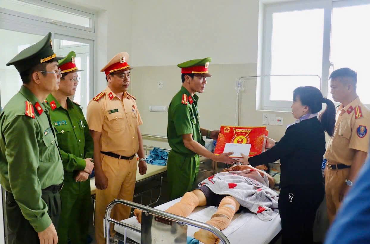 Thanh ni&ecirc;n t&ocirc;ng g&atilde;y ch&acirc;n CSGT ở Đ&agrave; Nẵng trong Khi l&agrave;m nhiệm vụ - Ảnh 1.