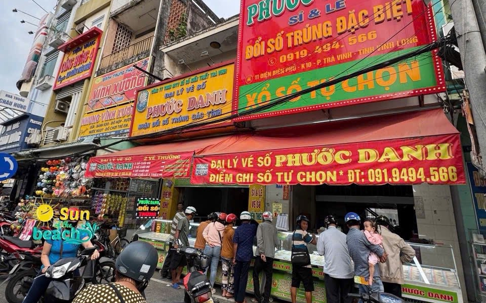 Xổ số miền Nam: Nhiều người trúng độc đắc ở TPHCM, Vĩnh Long, Tây Ninh, Cần Thơ, Đồng Tháp, An Giang - Ảnh 1.