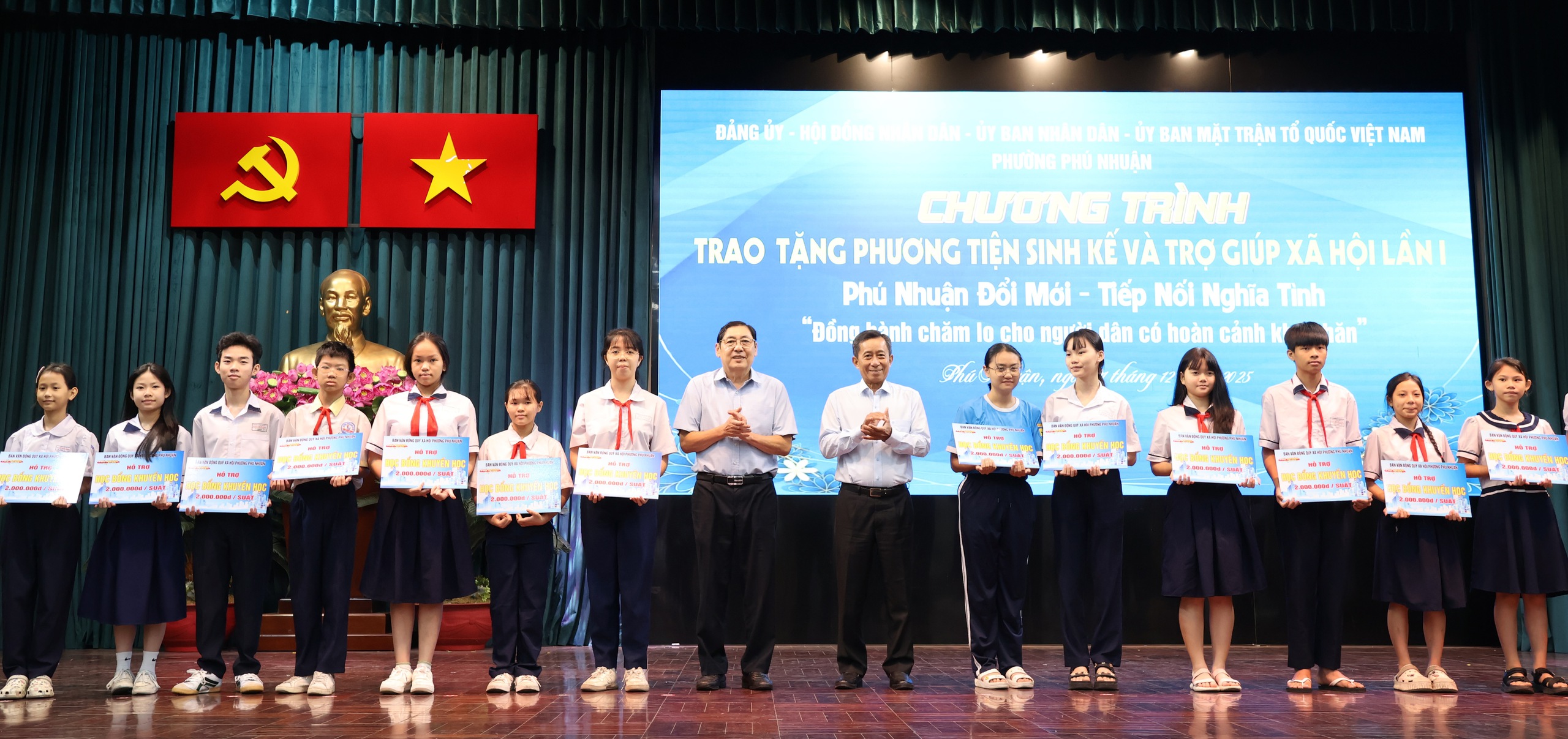 Một buổi sáng ý nghĩa, xúc động tại phường Phú Nhuận, TPHCM - Ảnh 6.