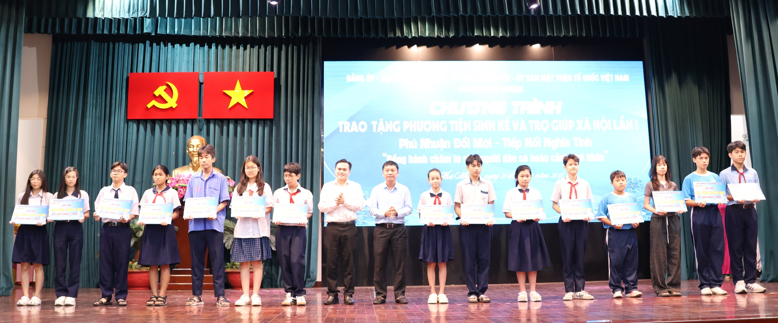 Một buổi sáng ý nghĩa, xúc động tại phường Phú Nhuận, TPHCM - Ảnh 8.