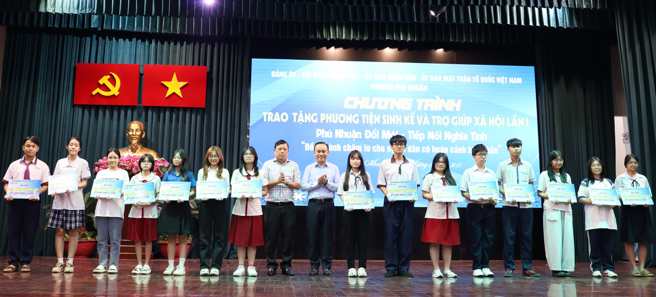 Một buổi sáng ý nghĩa, xúc động tại phường Phú Nhuận, TPHCM - Ảnh 7.