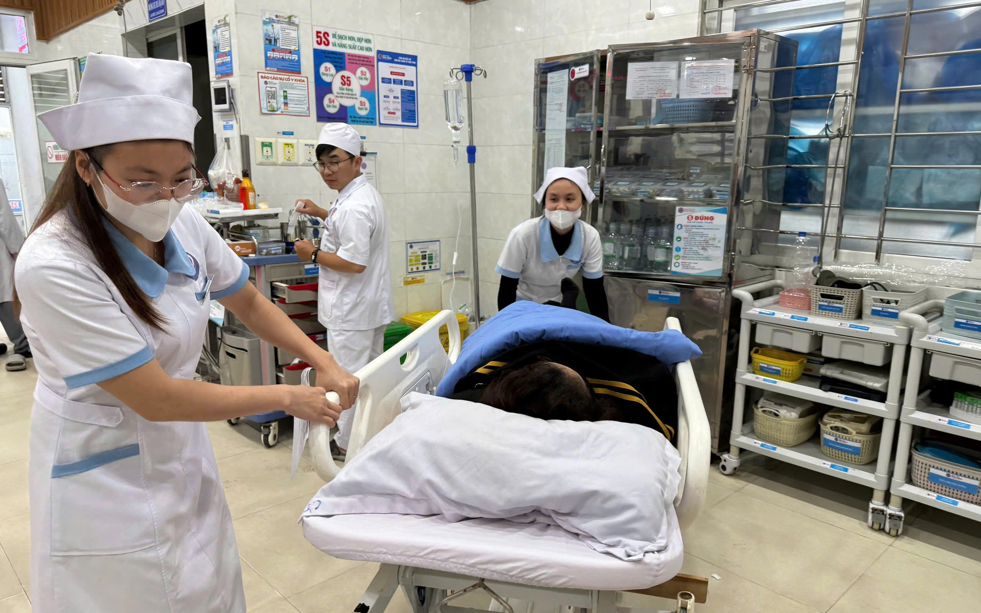 Nguyên nhân khiến 203 người bị ngộ độc sau khi ăn bánh mì Hồng Vân ở Quảng Ngãi