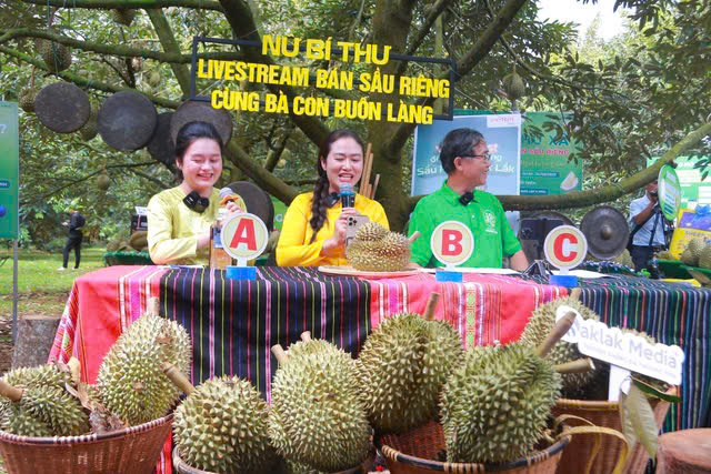 Livestream bán sầu riêng Đắk Lắk: Kết nối nông dân và thị trường toàn cầu - Ảnh 1.